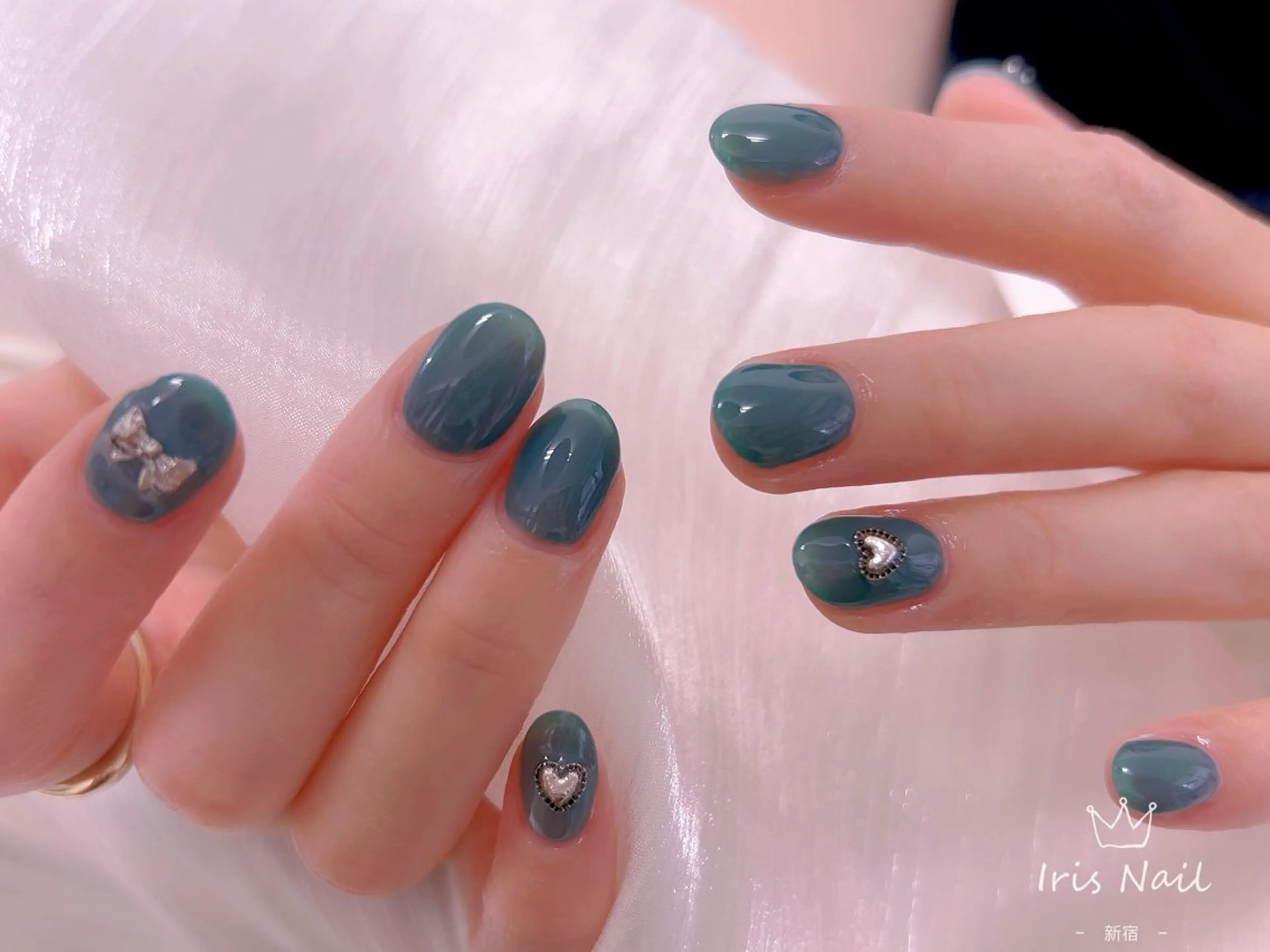 ネイル フレンチネイル ジェルネイル グラデーション 韓国ネイル マグネットネイル ハンドネイル 【長さ出し】 IRIS NAILのネイルデザイン