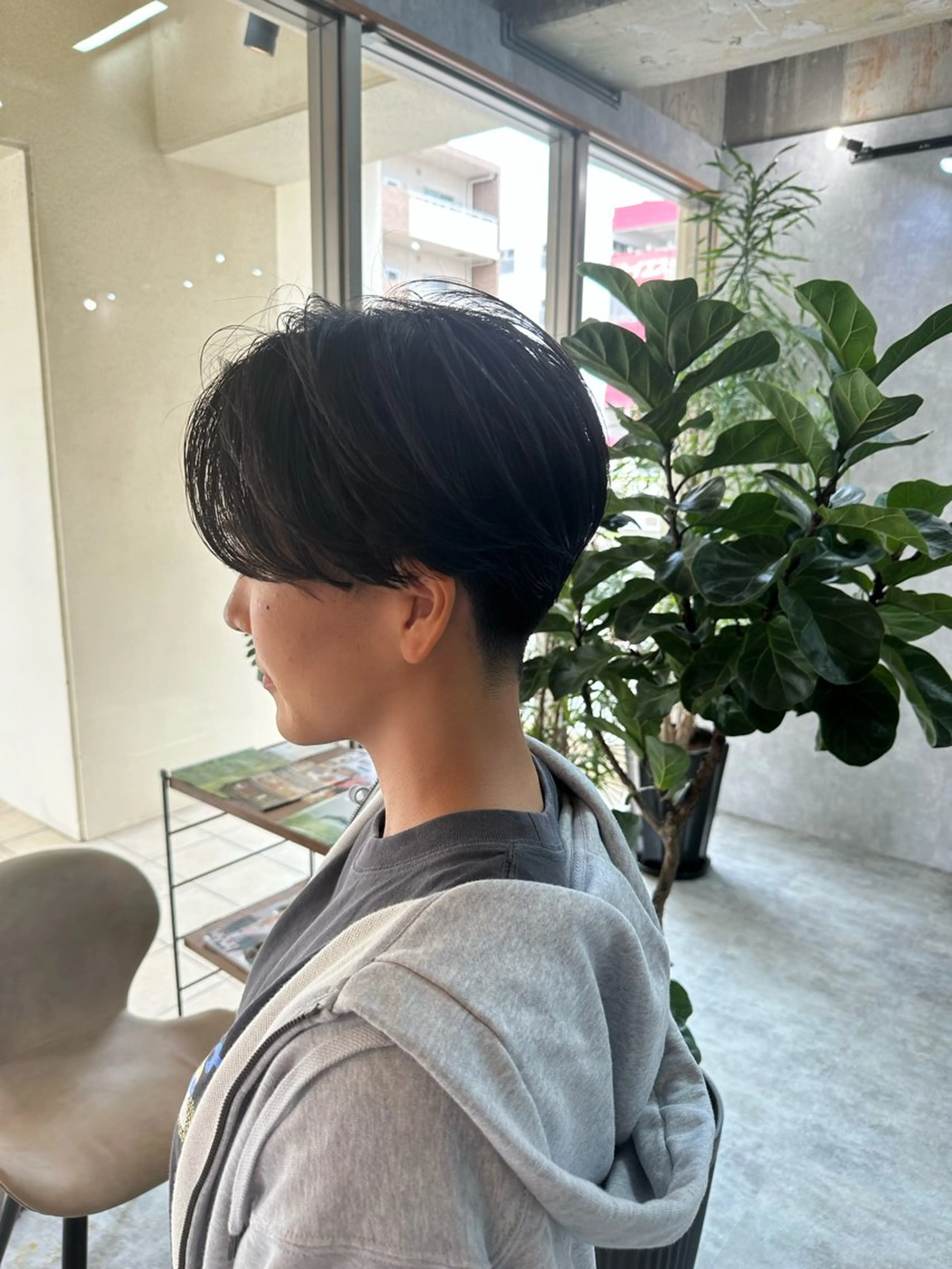 ショート 切りっぱなしボブ ショートボブ ハンサムショート 丸みショート ボブ カット ヘアカラー トリートメント モテ髪/ボブ/ショー ト/アダチフウトのヘアスタイル