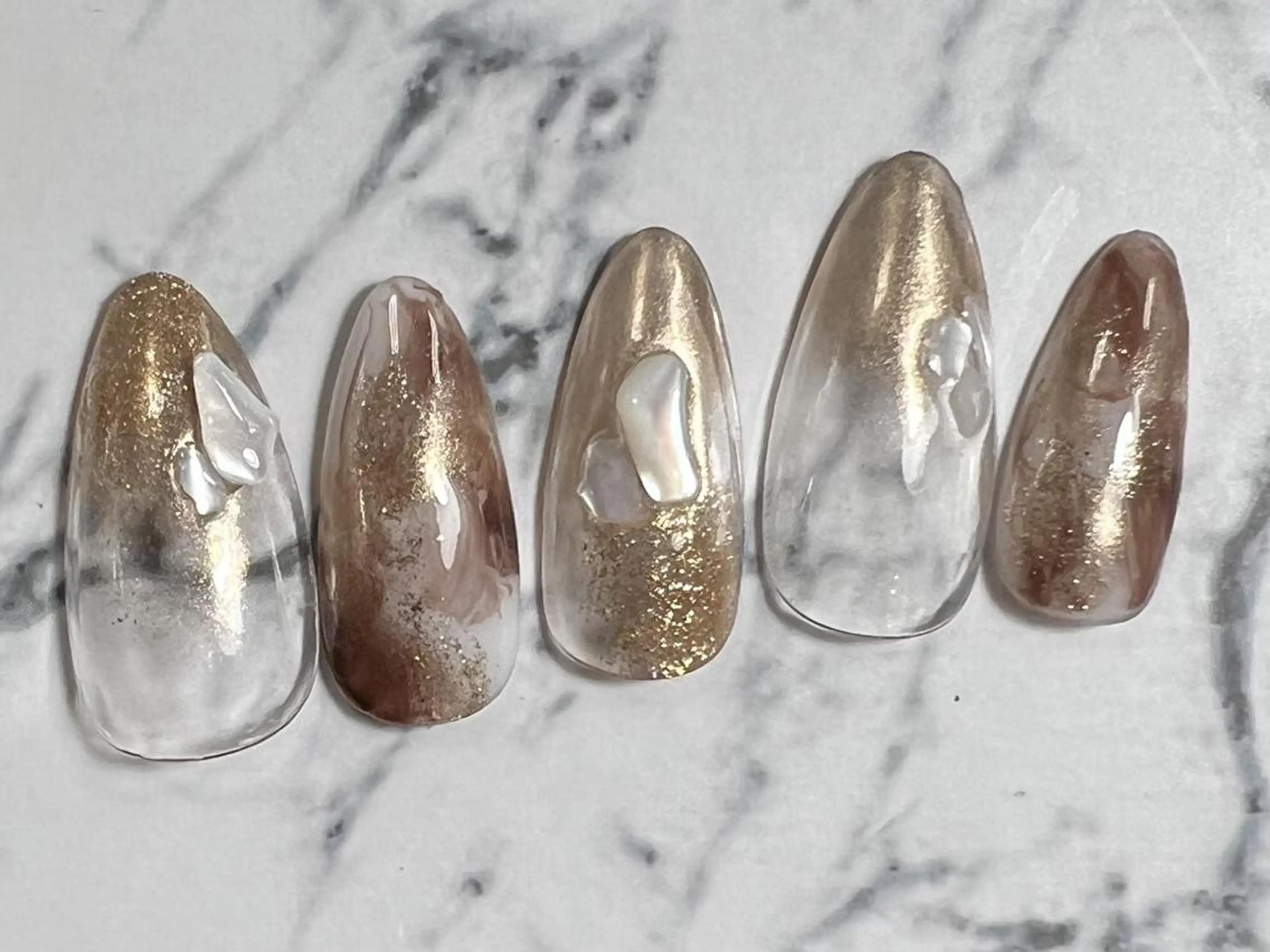 ネイル ❤️💛🩵京橋 痛ネイル⭐️3Dのネイルデザイン