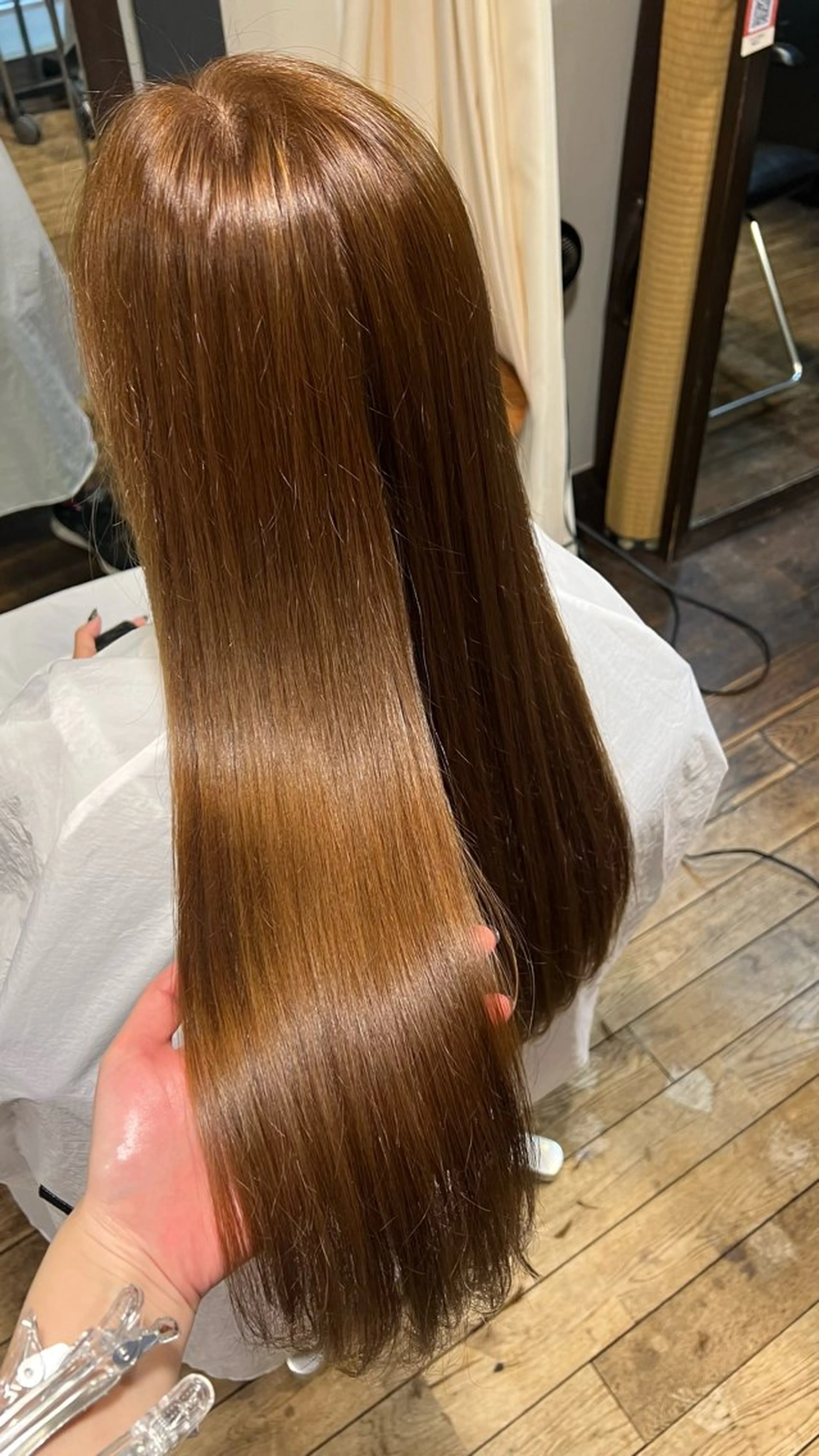 ロング アッシュ 西村 美月のヘアスタイル