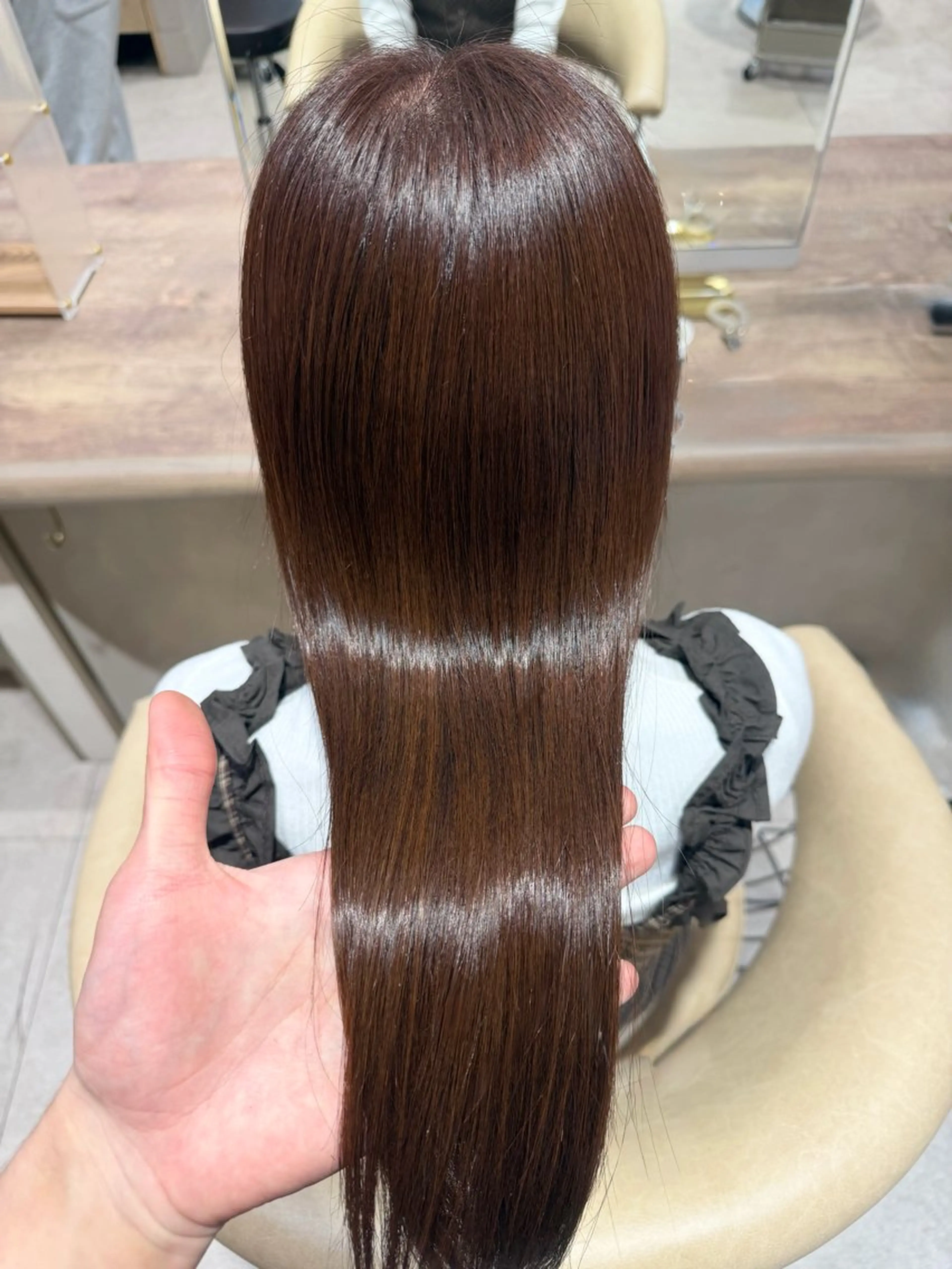 セミロング カラー カット ヘアカラー トリートメント とろける艶髪レイヤー カット髪質改善しゅんのヘアスタイル