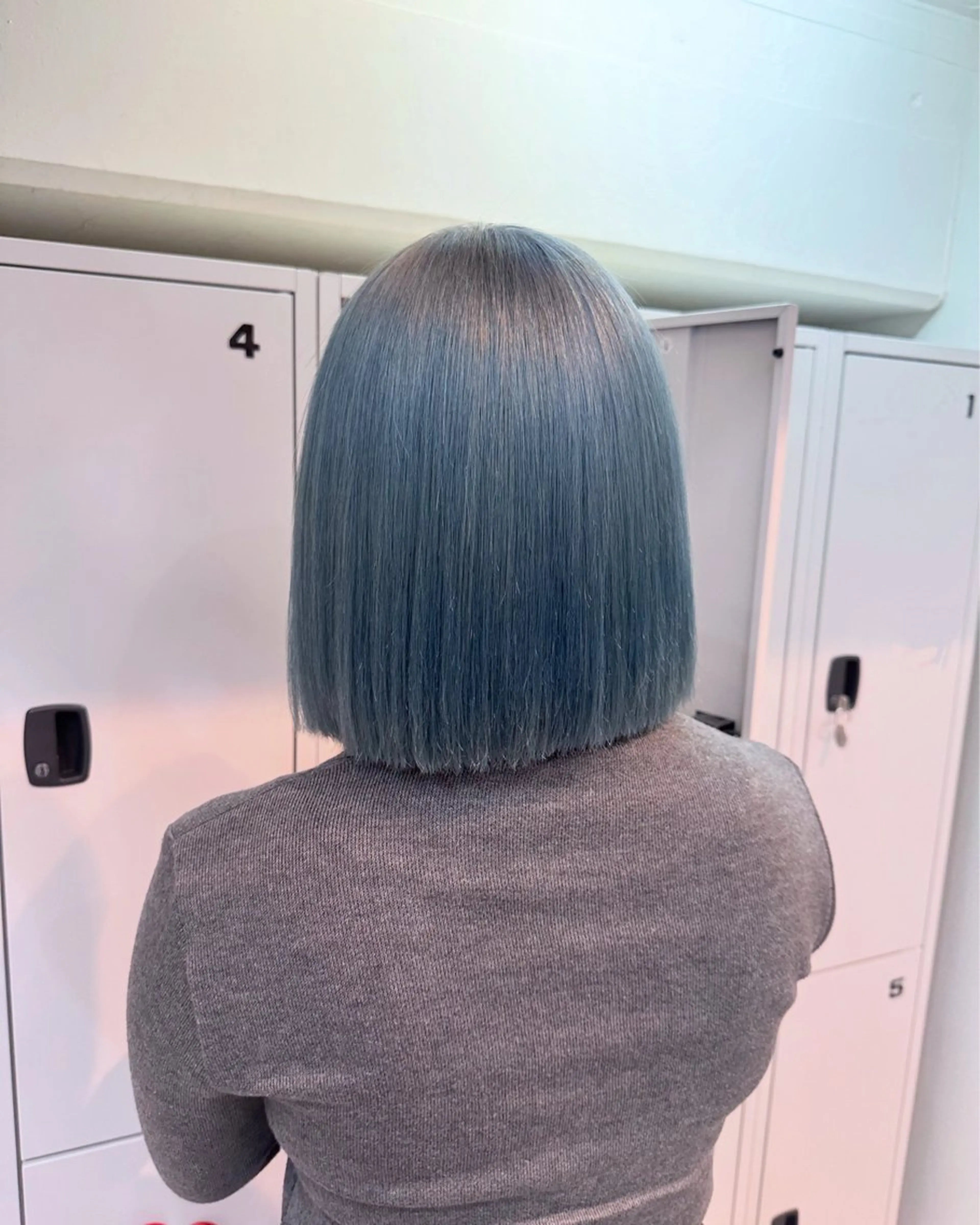 ミディアム カット ヘアカラー トリートメント Hana ハイトーン🕯🩰のヘアスタイル