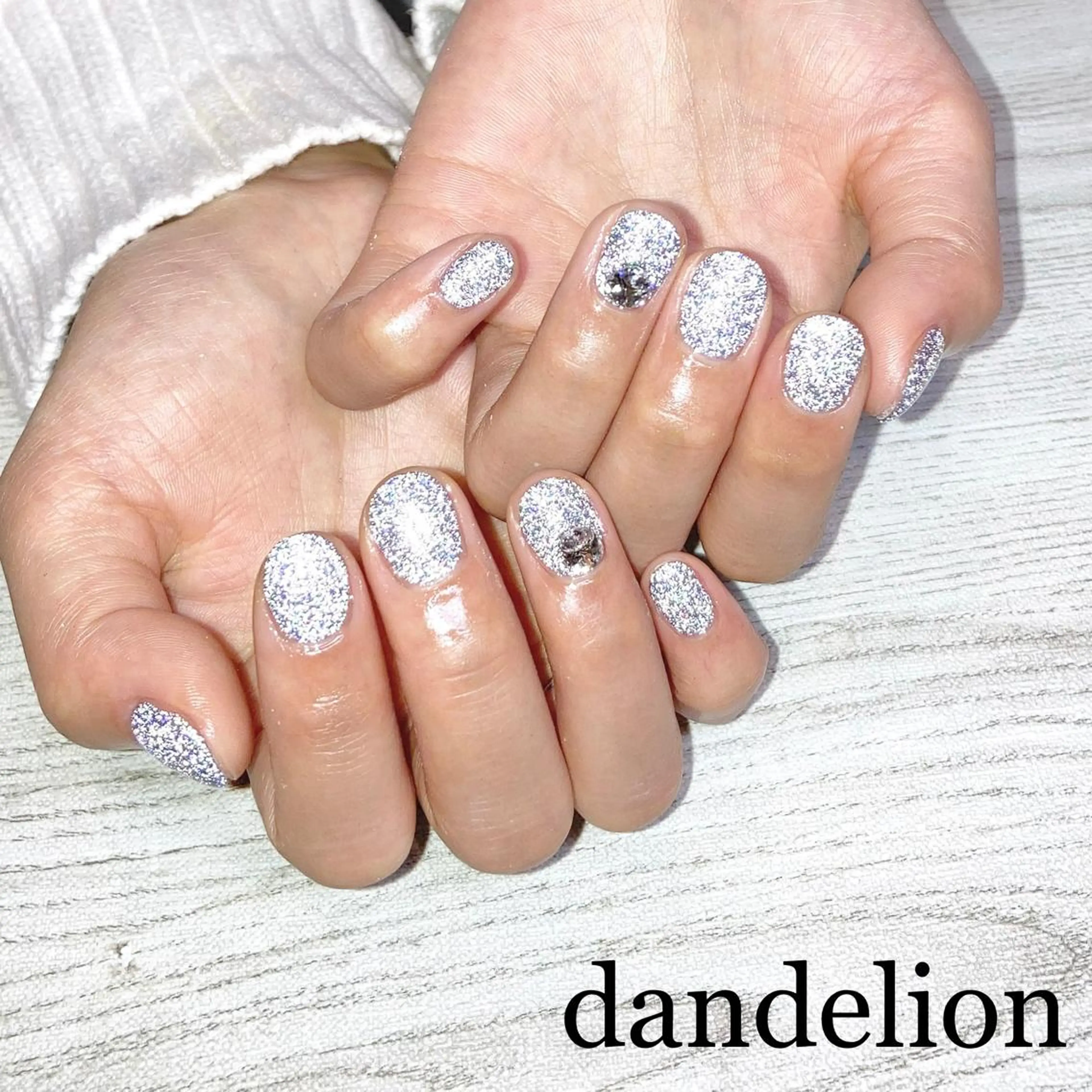 ネイル フラッシュネイル ハンドネイル ハンドケア dandelion ダンデライオンのネイルデザイン