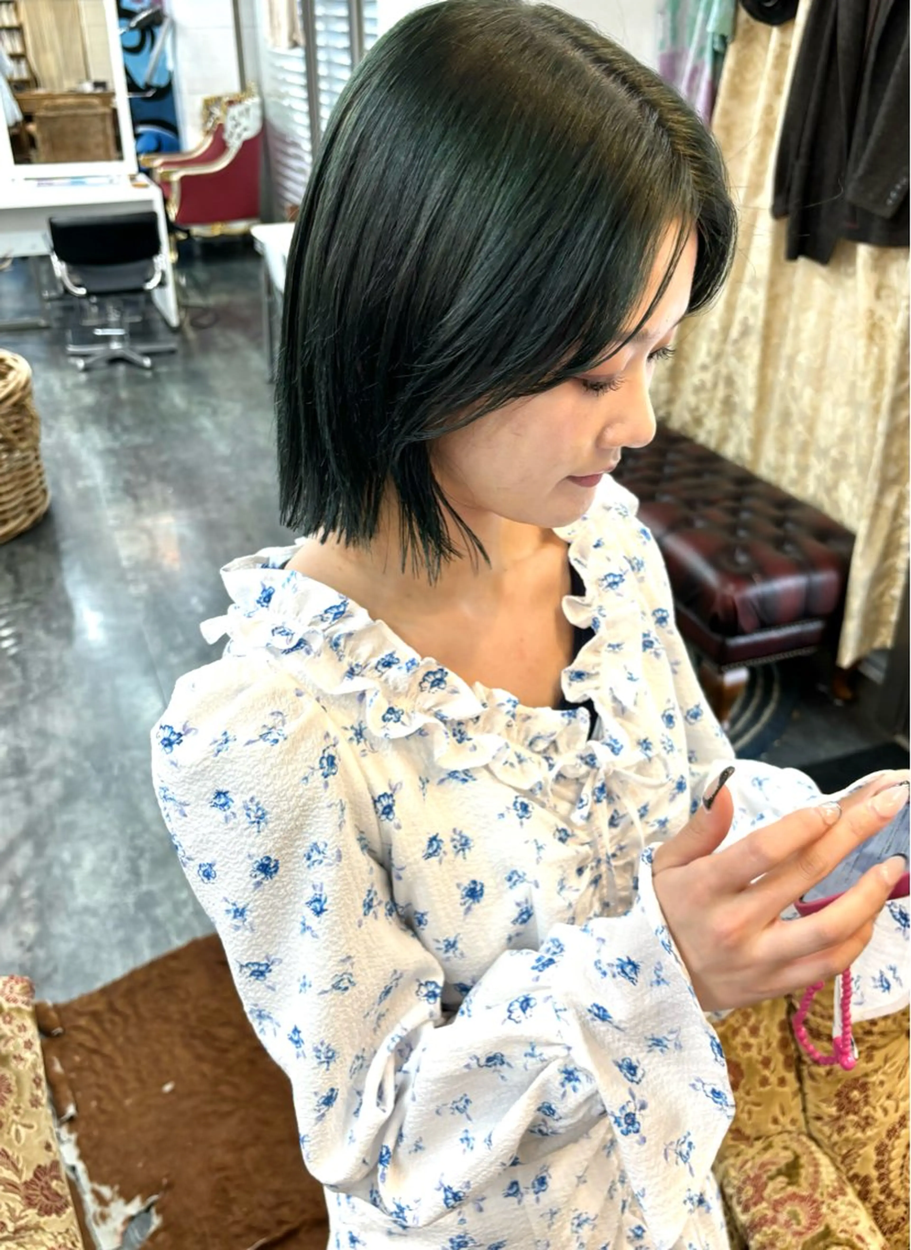 ミディアム カラー LOMARLIE JURIAのヘアスタイル