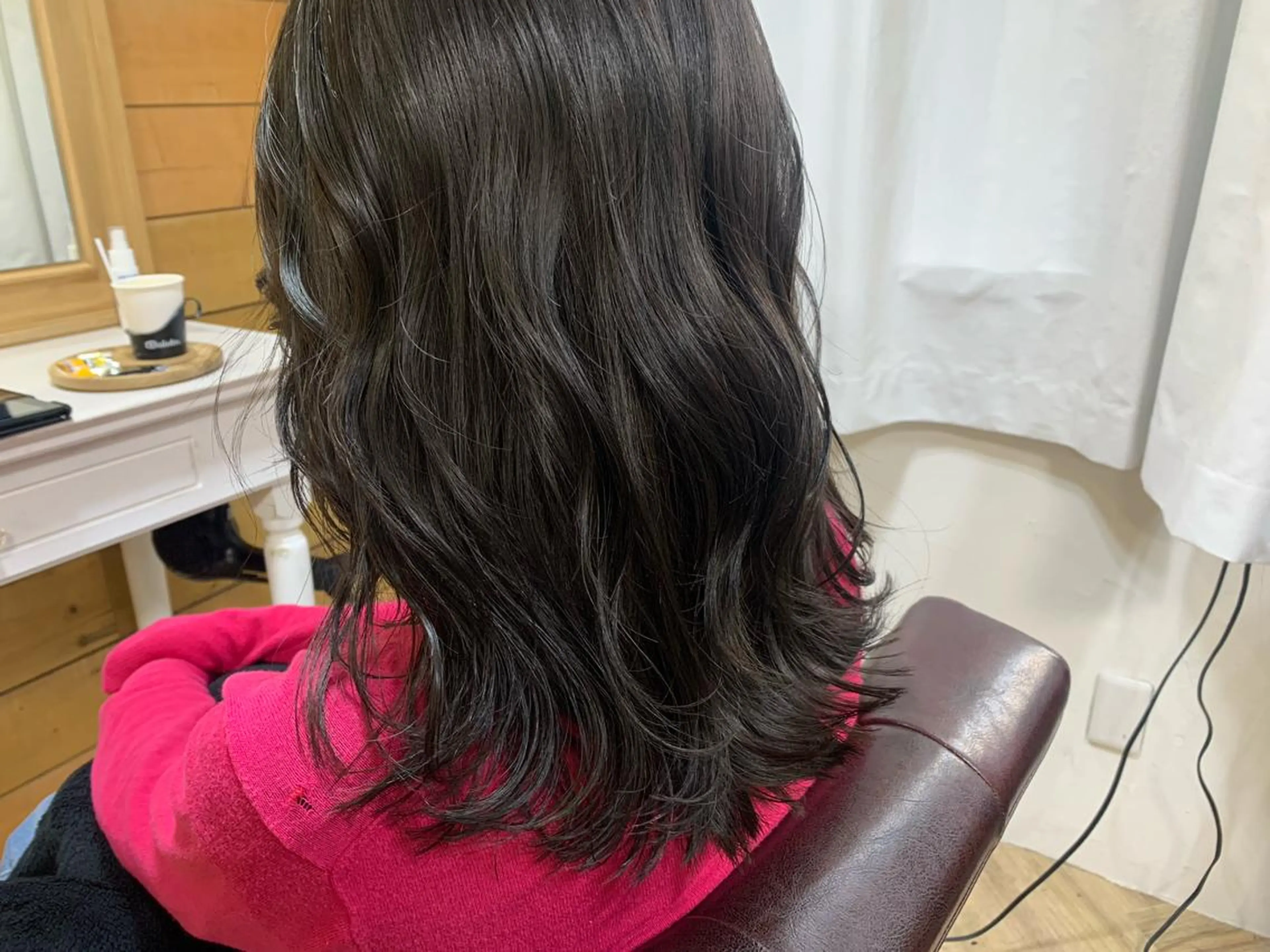 ロング カラー アッシュ ラベンダーカラー ラベンダーアッシュ カット ヘアカラー トリートメント 【Uneユヌ】菊地 春那のヘアスタイル