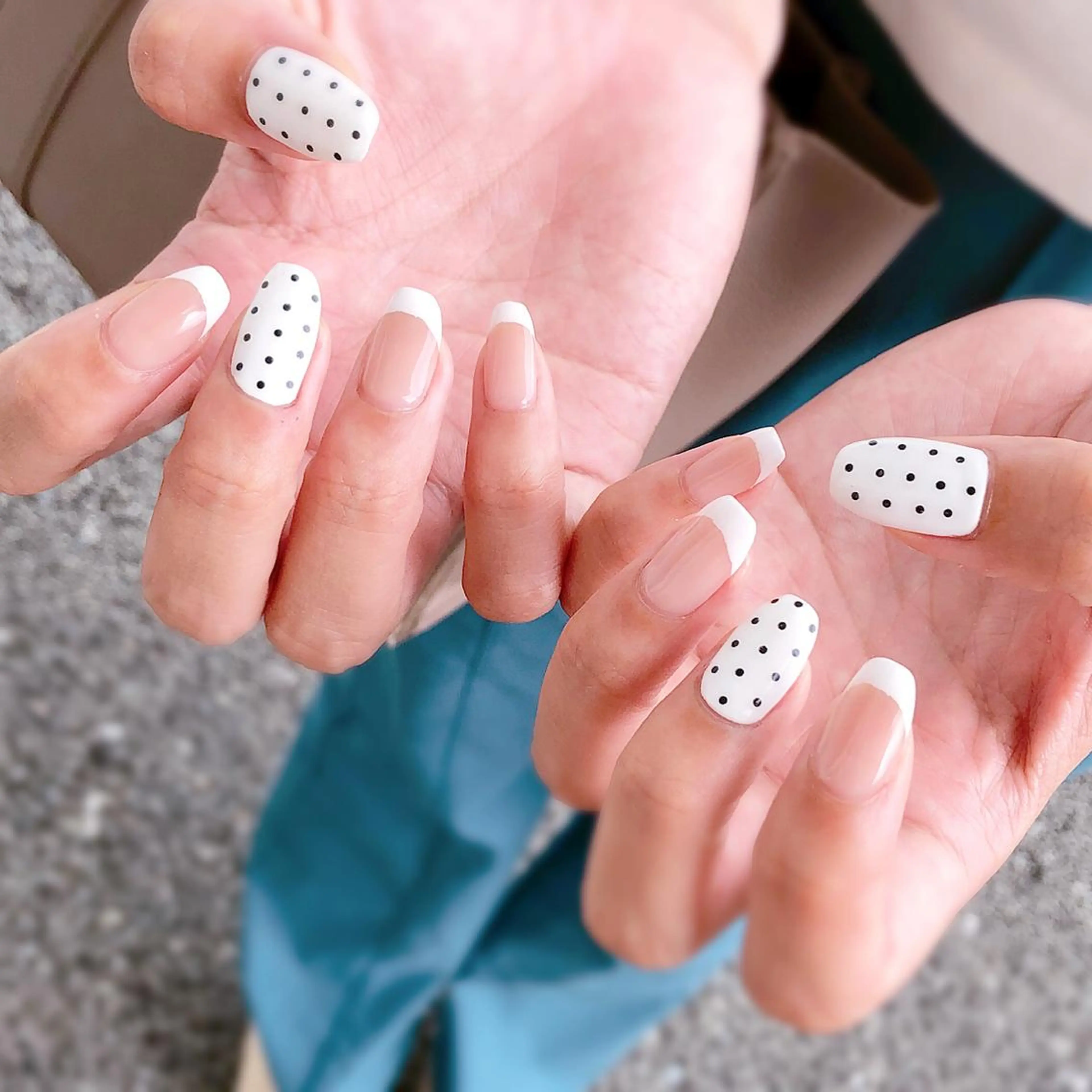 ネイル ドット フレンチネイル nail salon Regaosのネイルデザイン