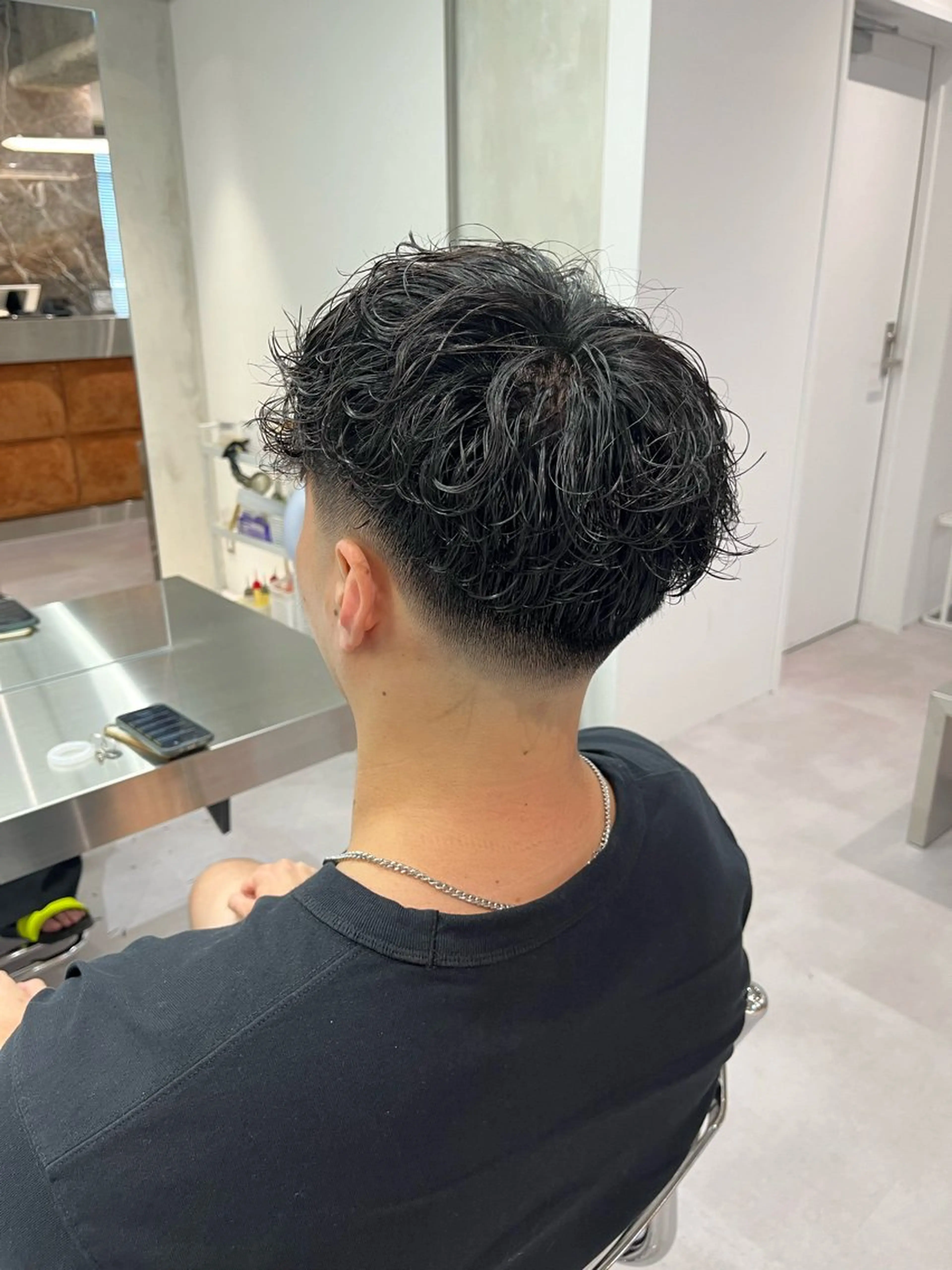 ショート パーマ soen所属・⚡メンズパーマフ ェードカットTomyのヘアスタイル