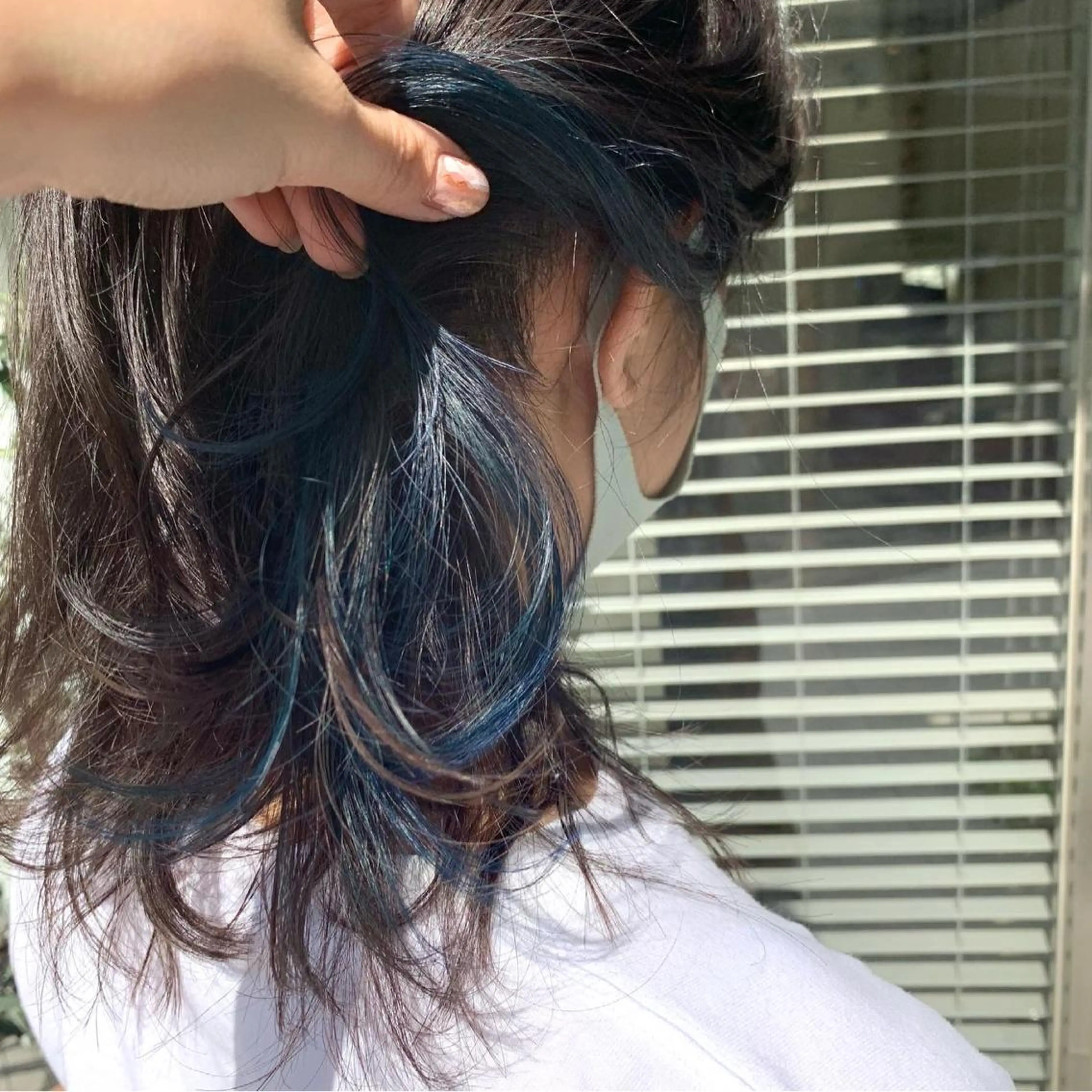 セミロング カラー fio マナミのヘアスタイル