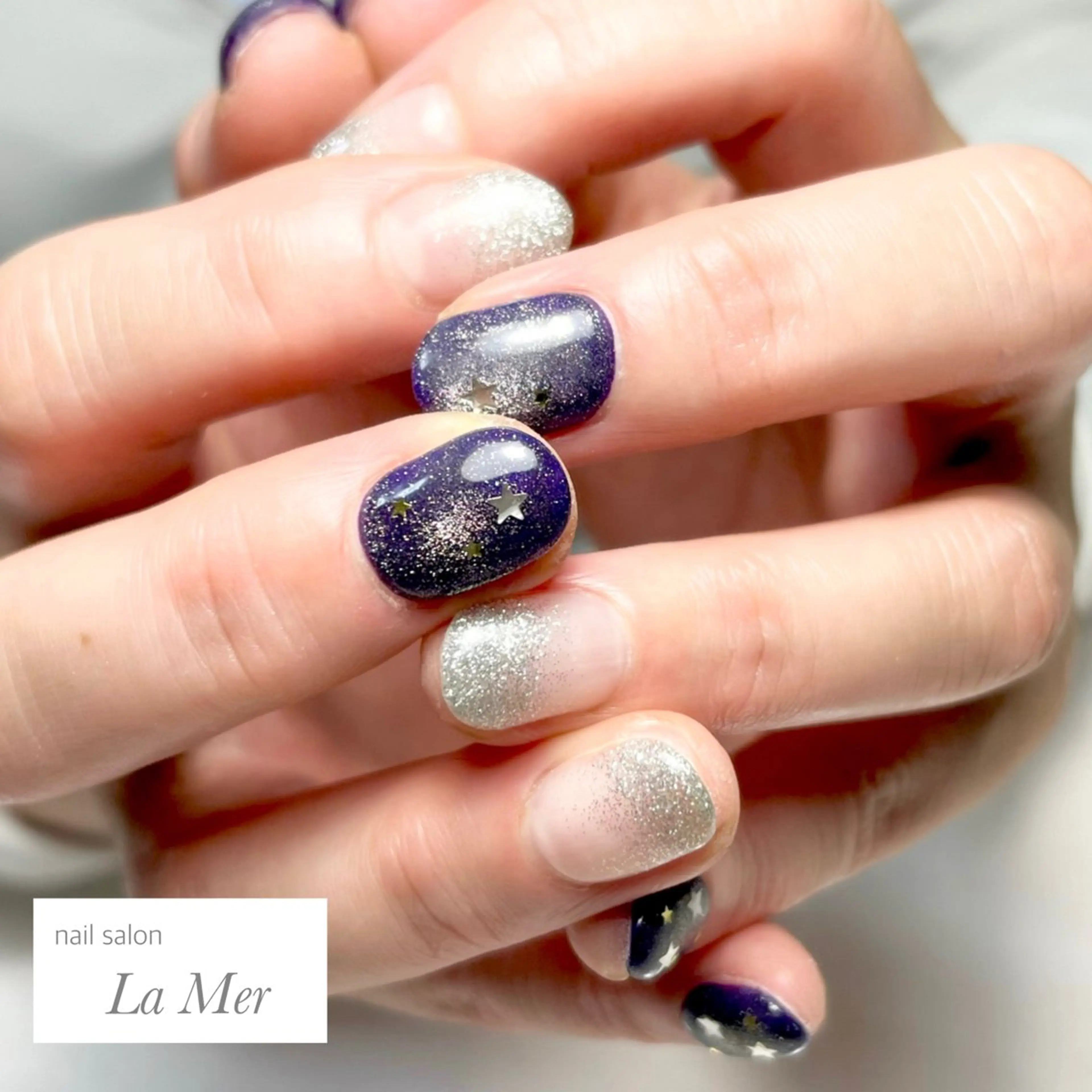 ネイル キラキラネイル マグネットネイル パープル シルバー ハンドネイル nailsalon La Merのネイルデザイン