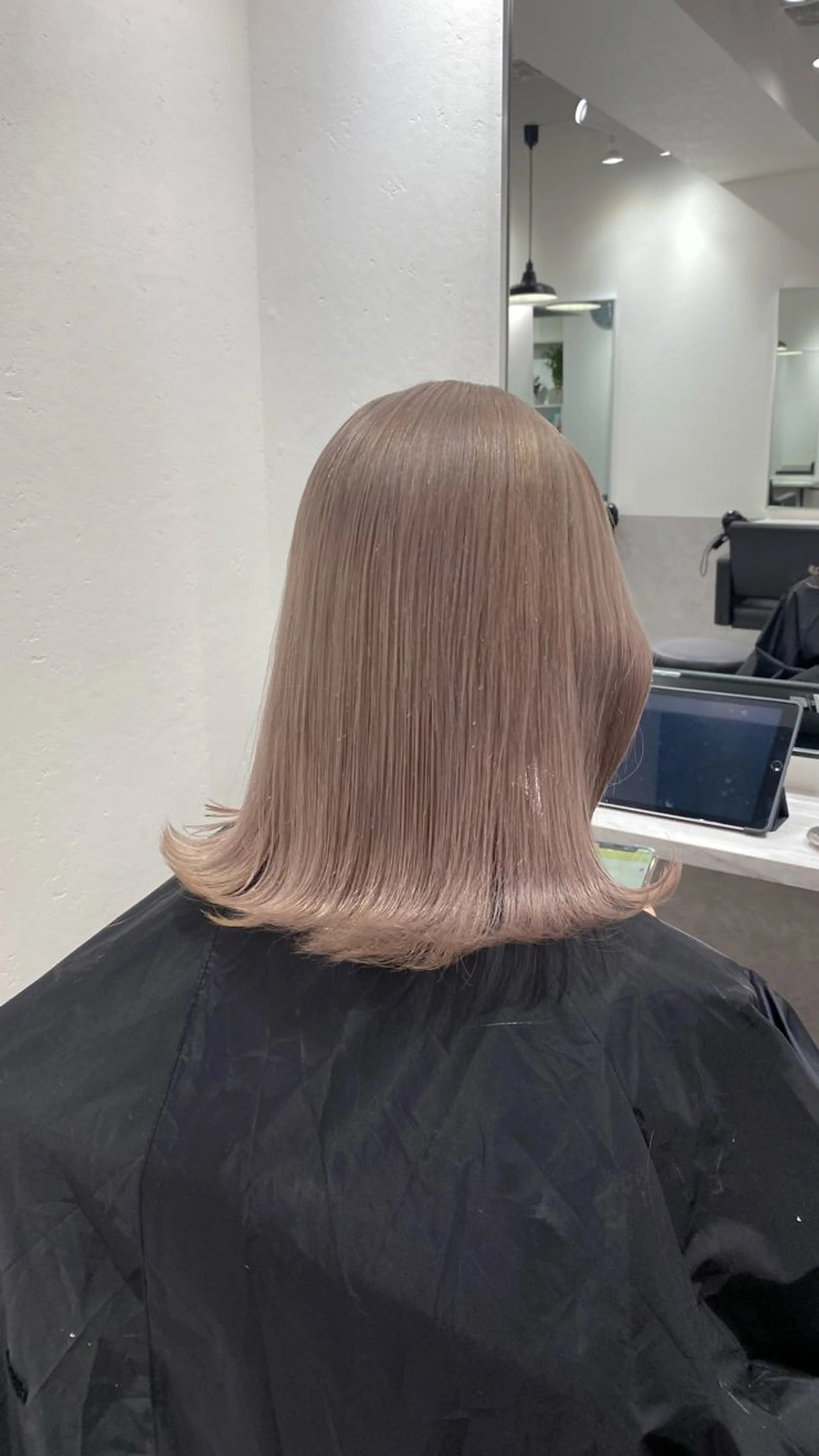 ミディアム CIERA.南船場所属・yuna🧡/心斎橋 ハイトーン/ブリーチのヘアスタイル