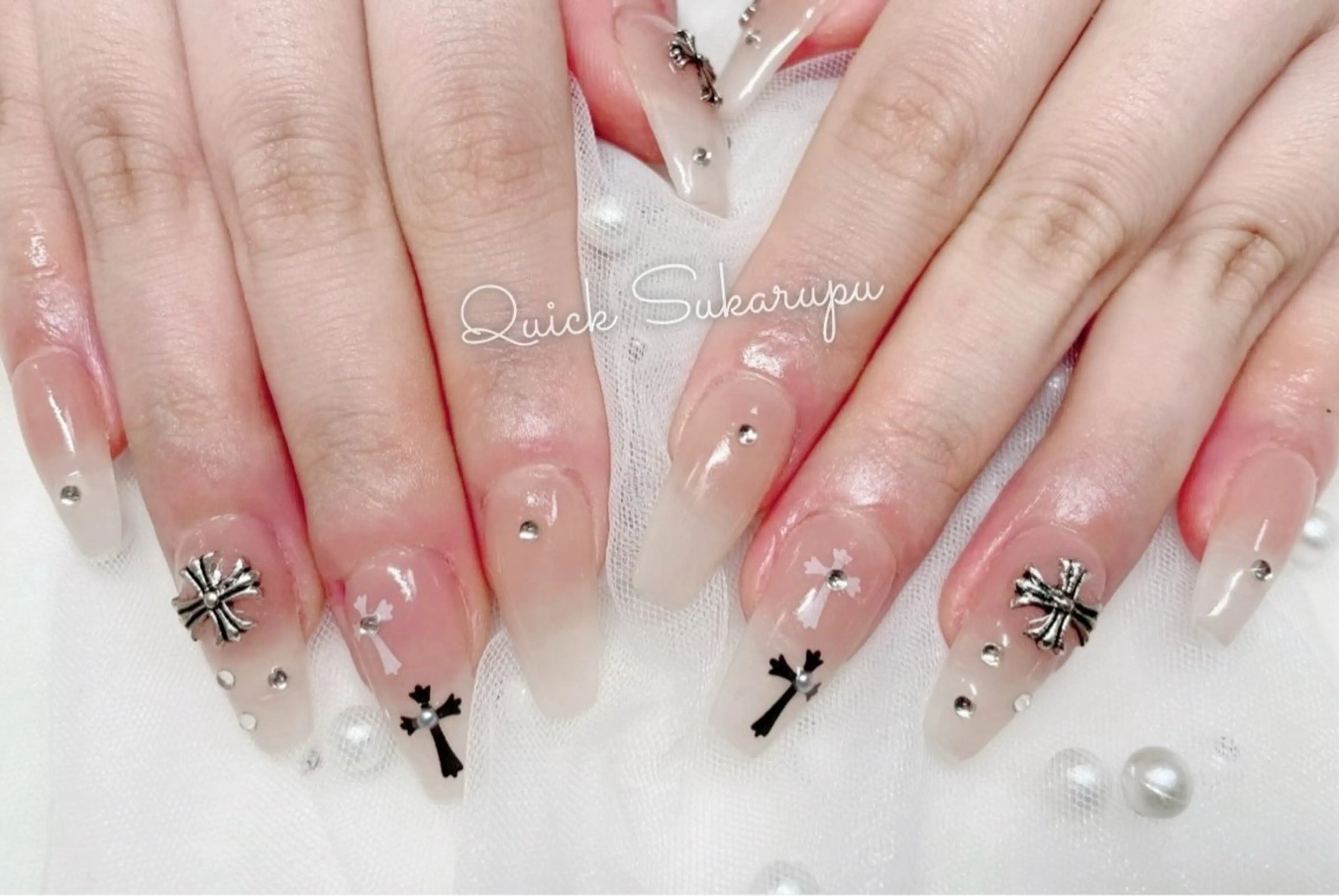 ミディアム ハンドネイル Quick Sukarupu 高田馬場店所属・Quick Sukarupuのネイルデザイン