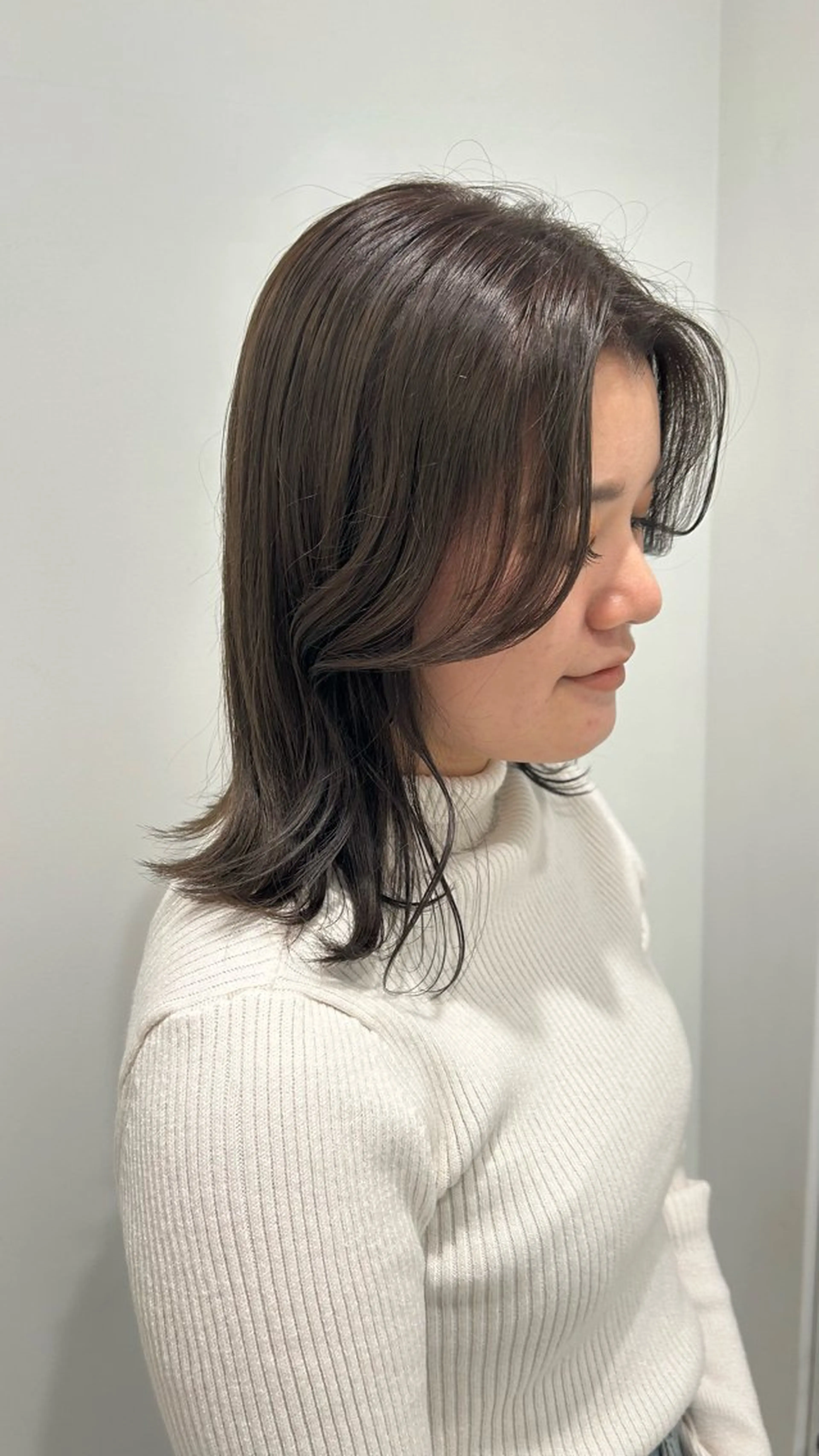 ミディアム レイヤー・ナチュラル RUKUのヘアスタイル