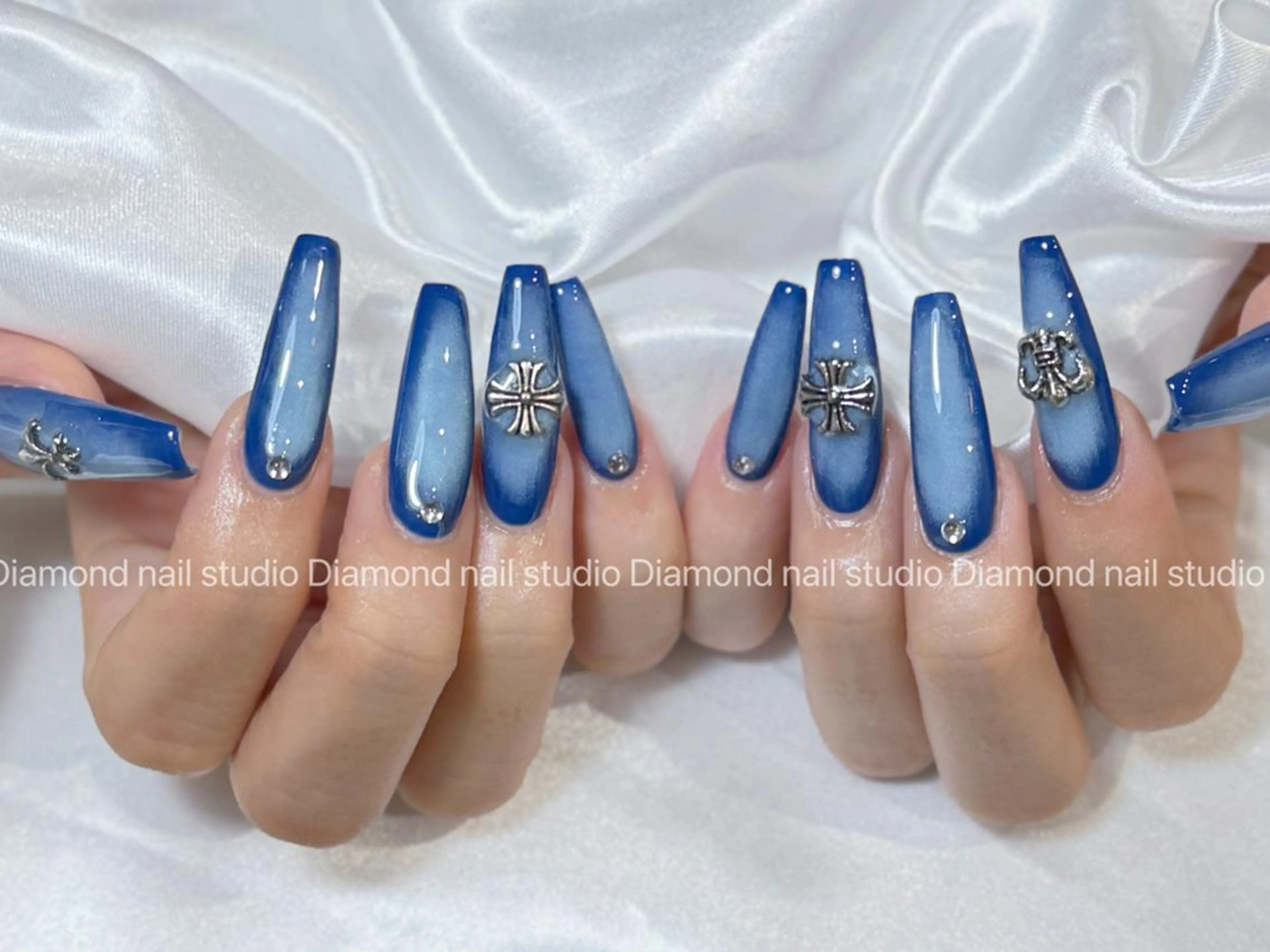 ネイル ハンドネイル ハンドケア Mio ⛱のネイルデザイン