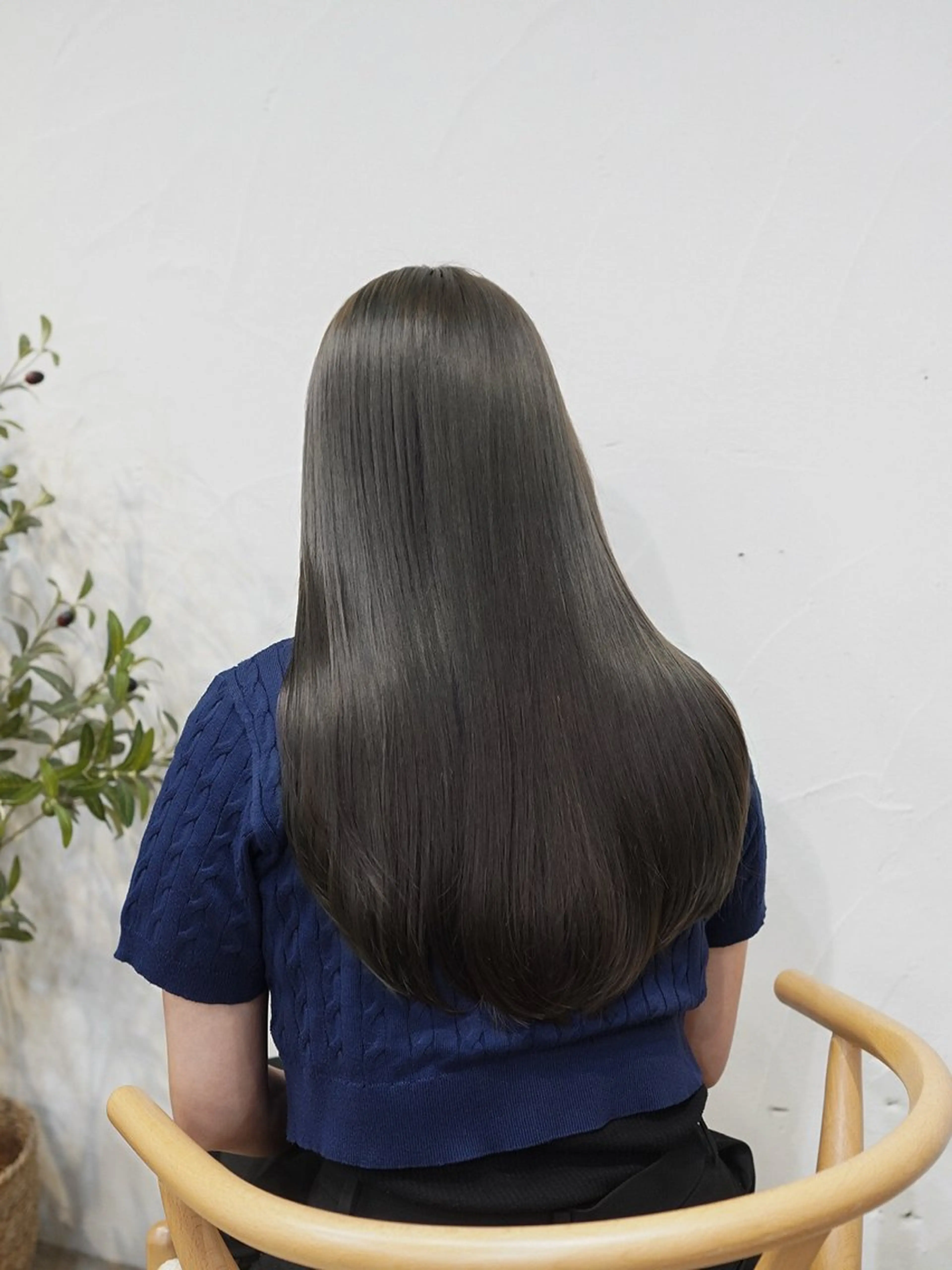 ロング カラー 透明感カラー グレージュ オリーブカラー オリーブグレージュ オリーブグレー 小顔ショート🦋 八巻ちさとのヘアスタイル