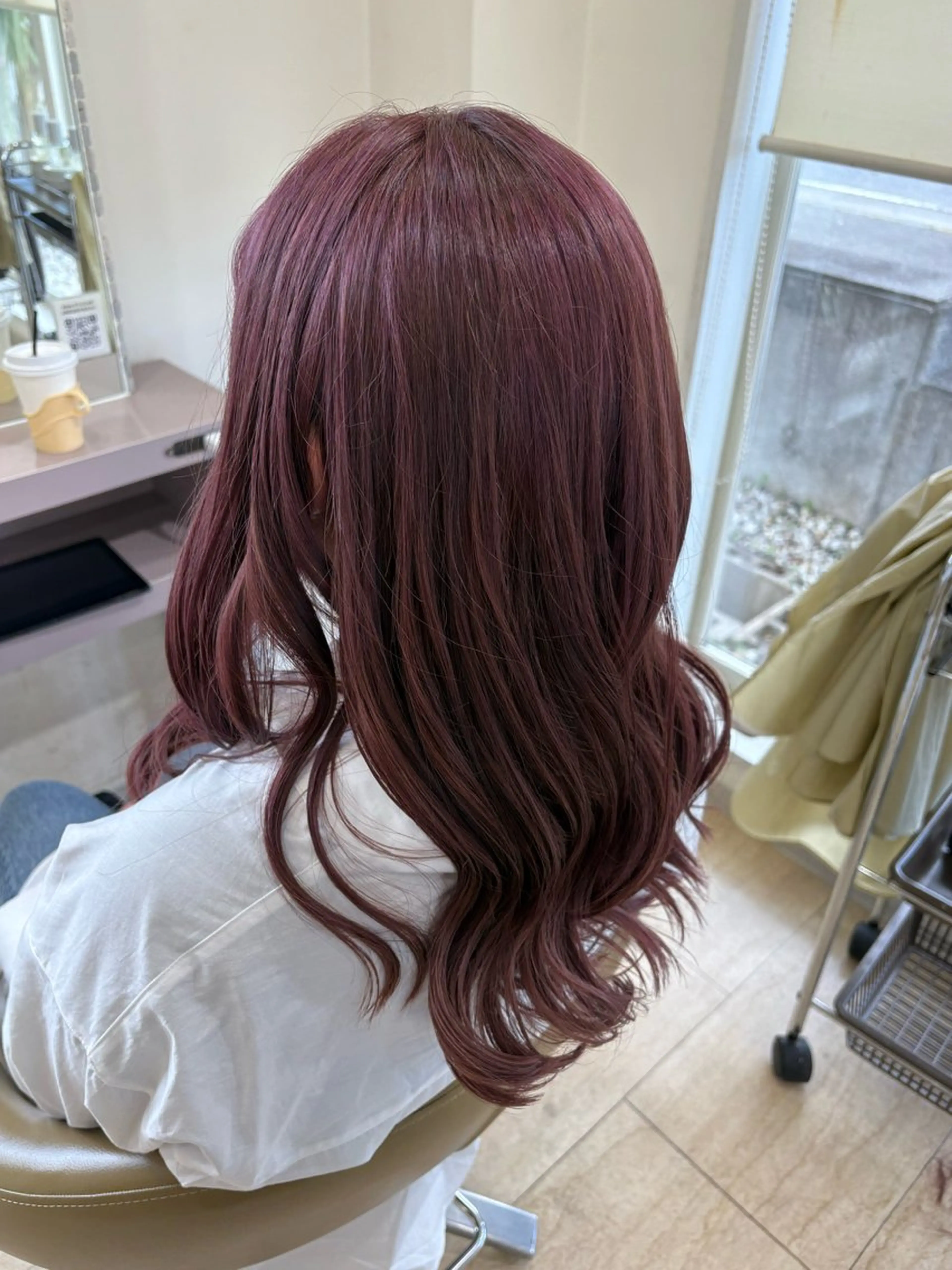 ロング カラー ブリーチ カット ヘアカラー 工藤 彩花のヘアスタイル