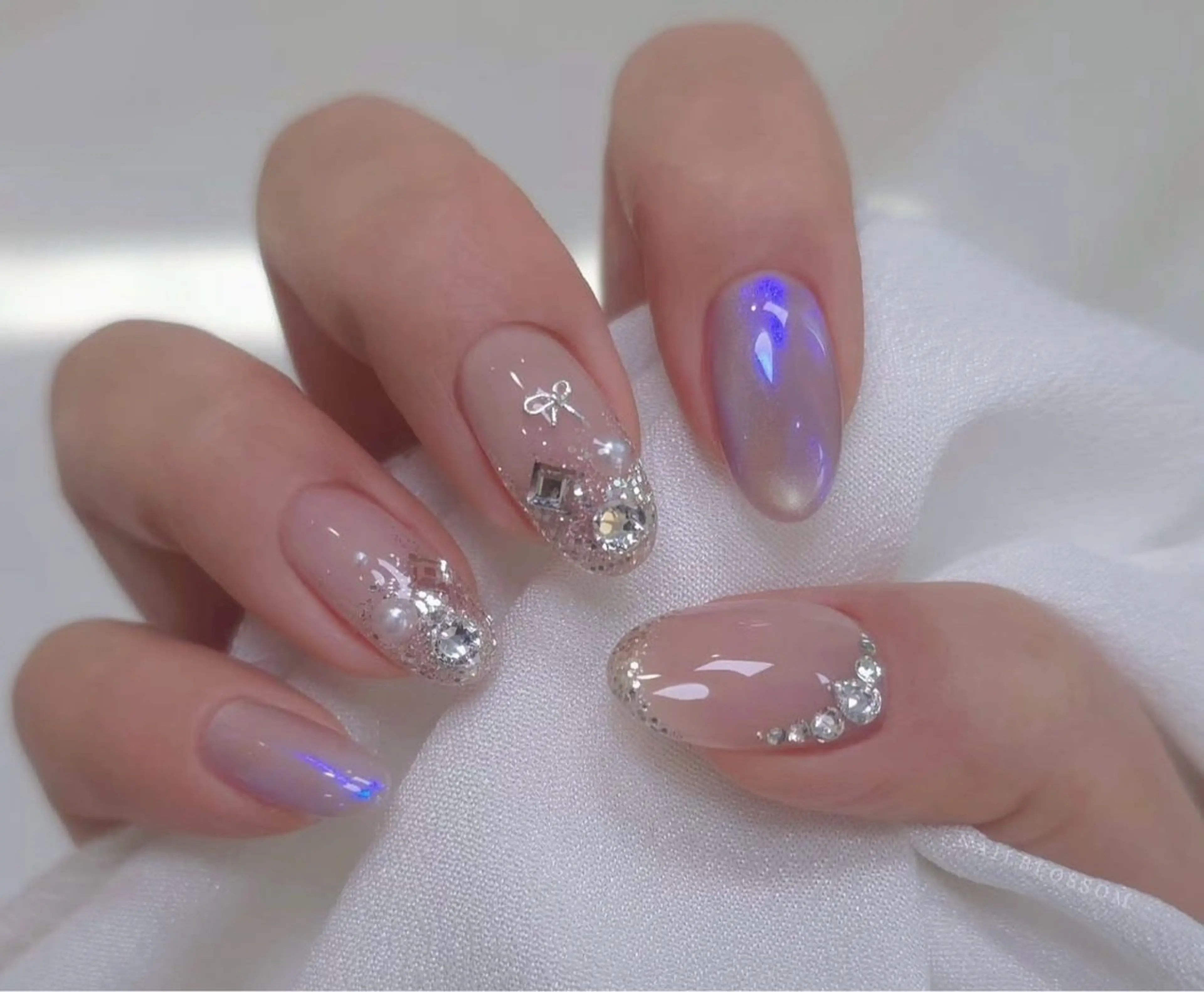 ネイル アートネイル オーロラネイル ピンク リボン ストーンネイル ハンドケア NailSalon✨ Écrinエクランのネイルデザイン