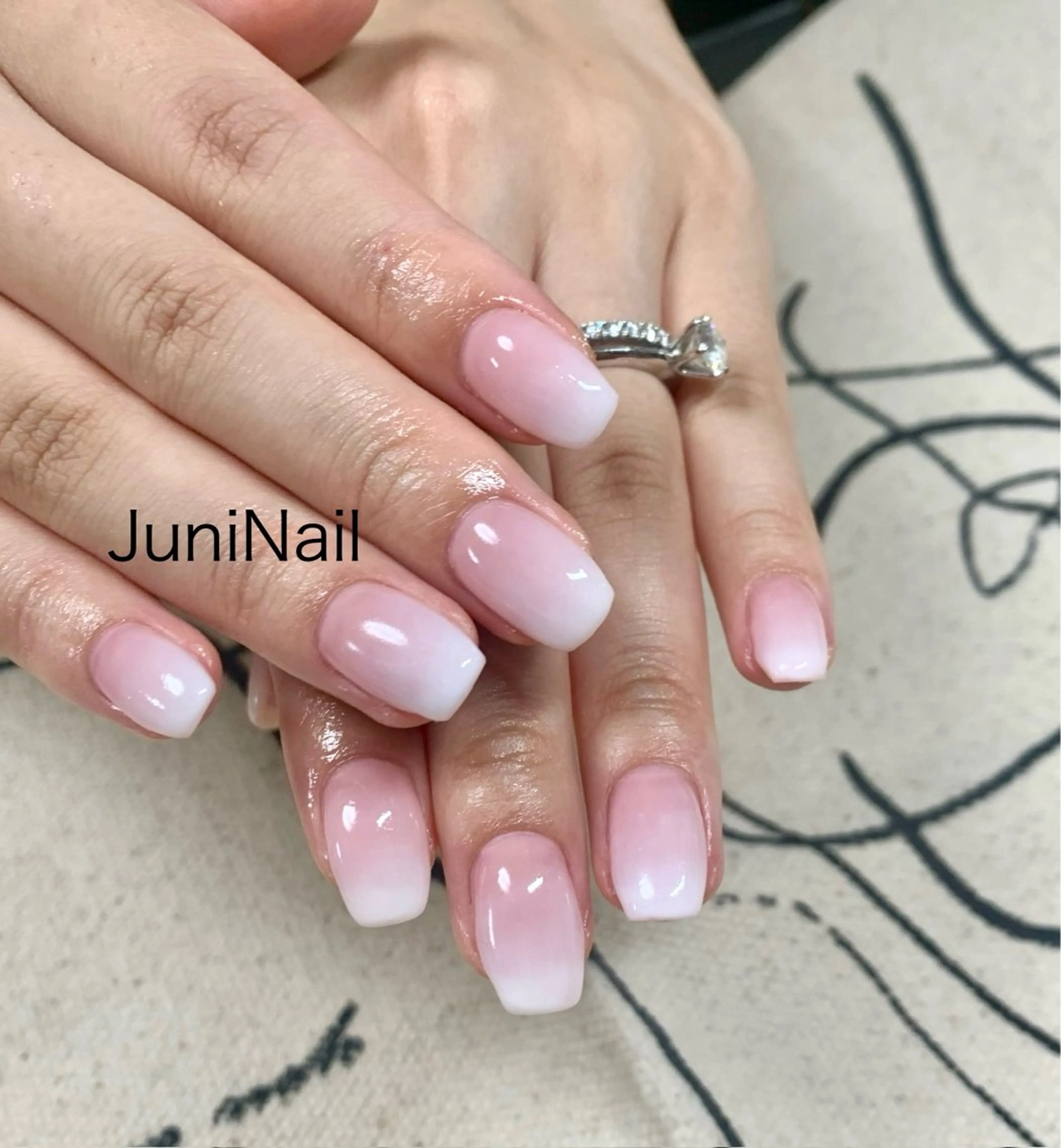 ネイル オーロラネイル クリアネイル 成人式 フラッシュネイル 氷ネイル・うるうるネイル ハンドネイル JuniNail 주니네일🇰🇷suのネイルデザイン