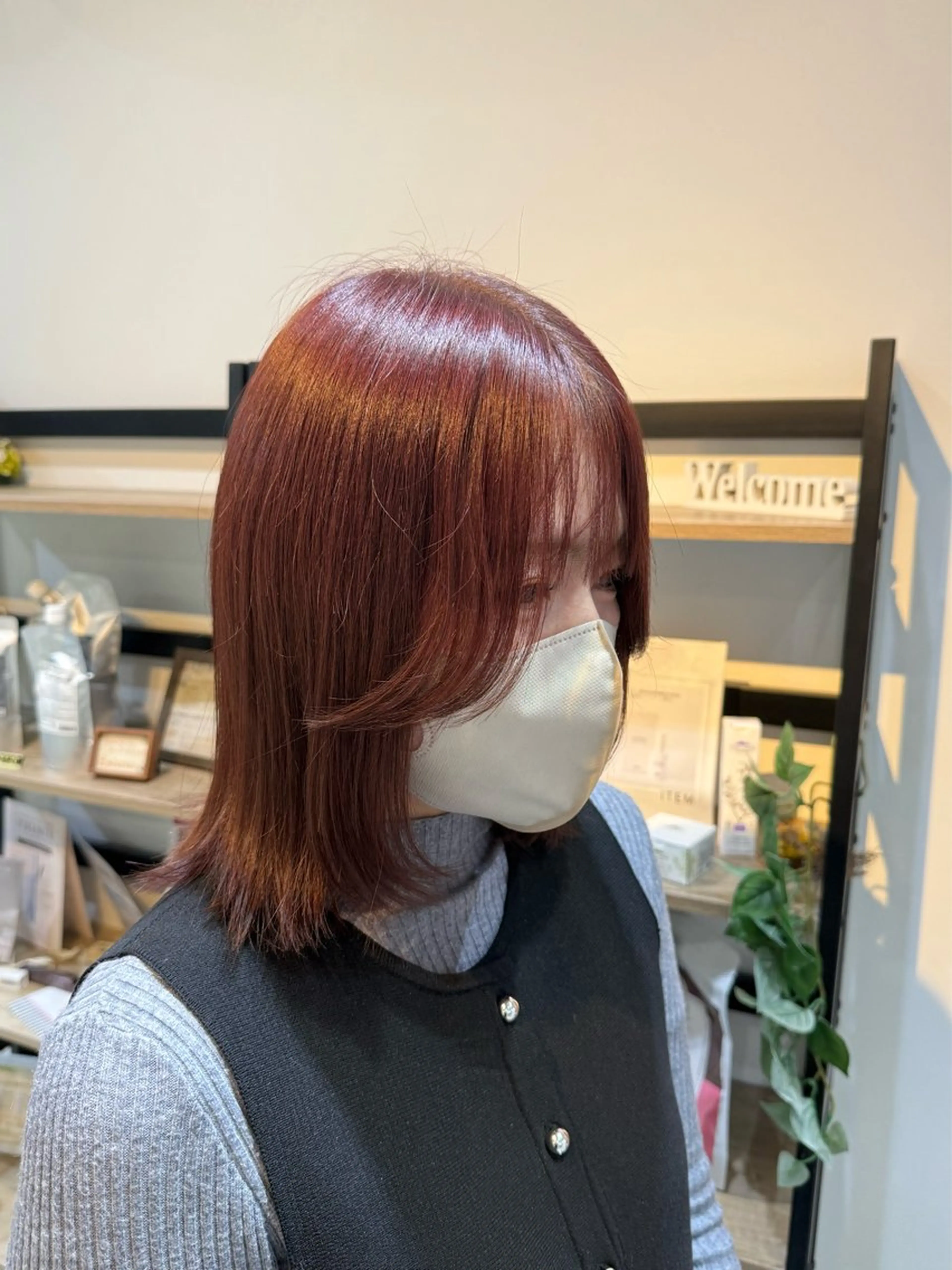 ミディアム カラー 顔まわりレイヤー 顔周りカット レイヤーカット カット ヘアカラー 島 歩那のヘアスタイル