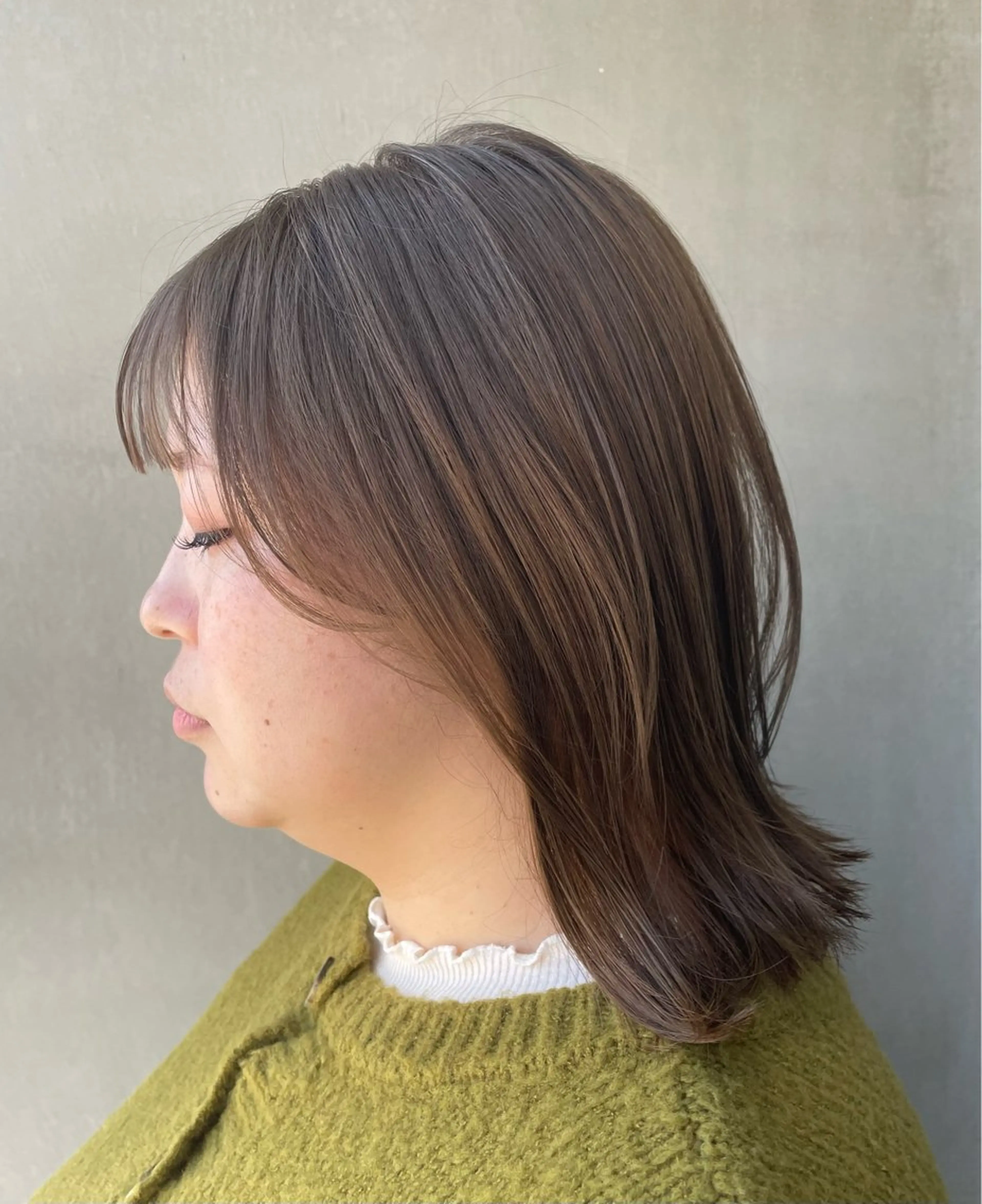 ミディアム カラー ベージュカラー ブリーチ 透明感カラー ダブルカラー ブリーチなしカラー cyan sayaのヘアスタイル