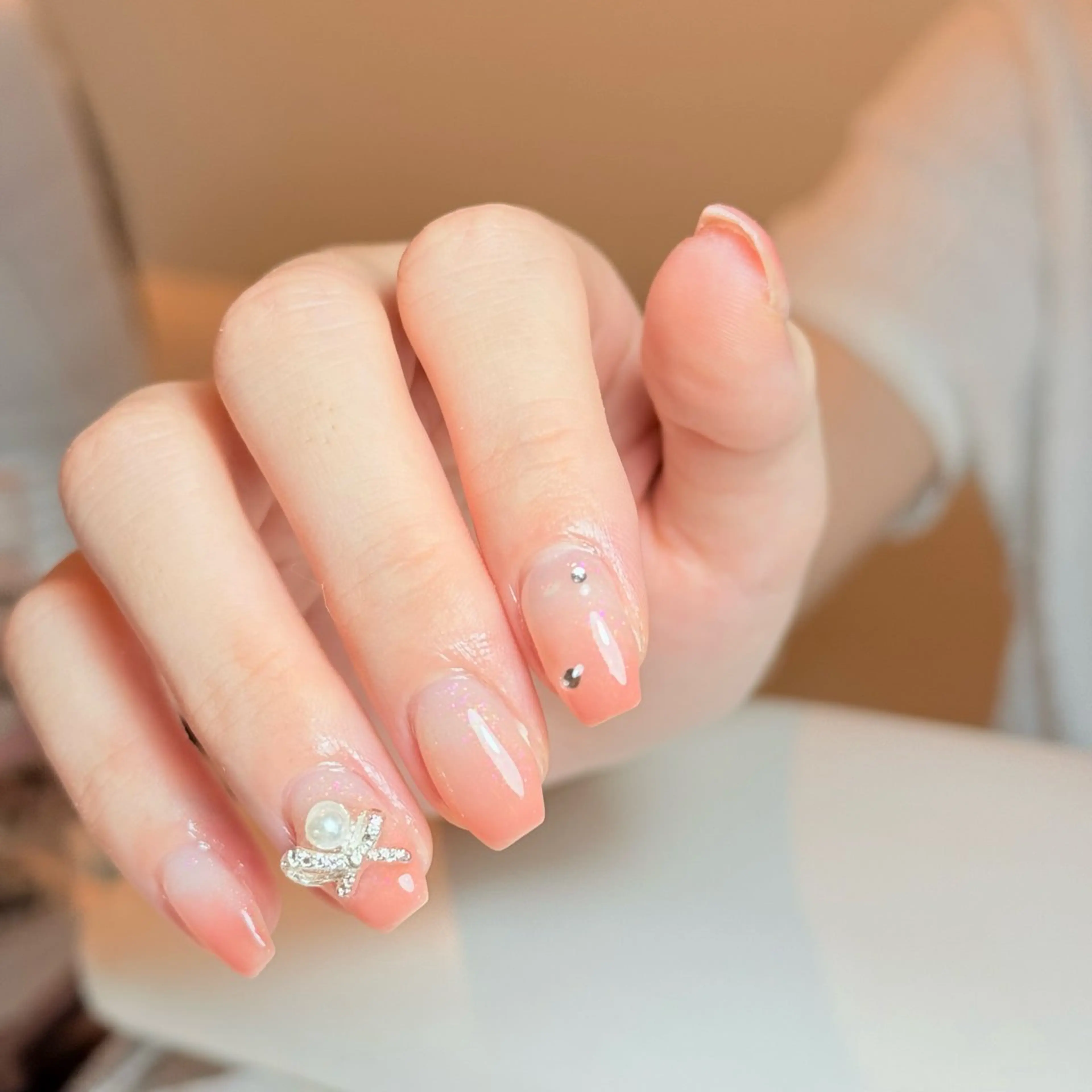 ネイル チークネイル フレンチネイル グラデーション キラキラネイル 韓国ネイル ハンドネイル Risa_ Nailのネイルデザイン