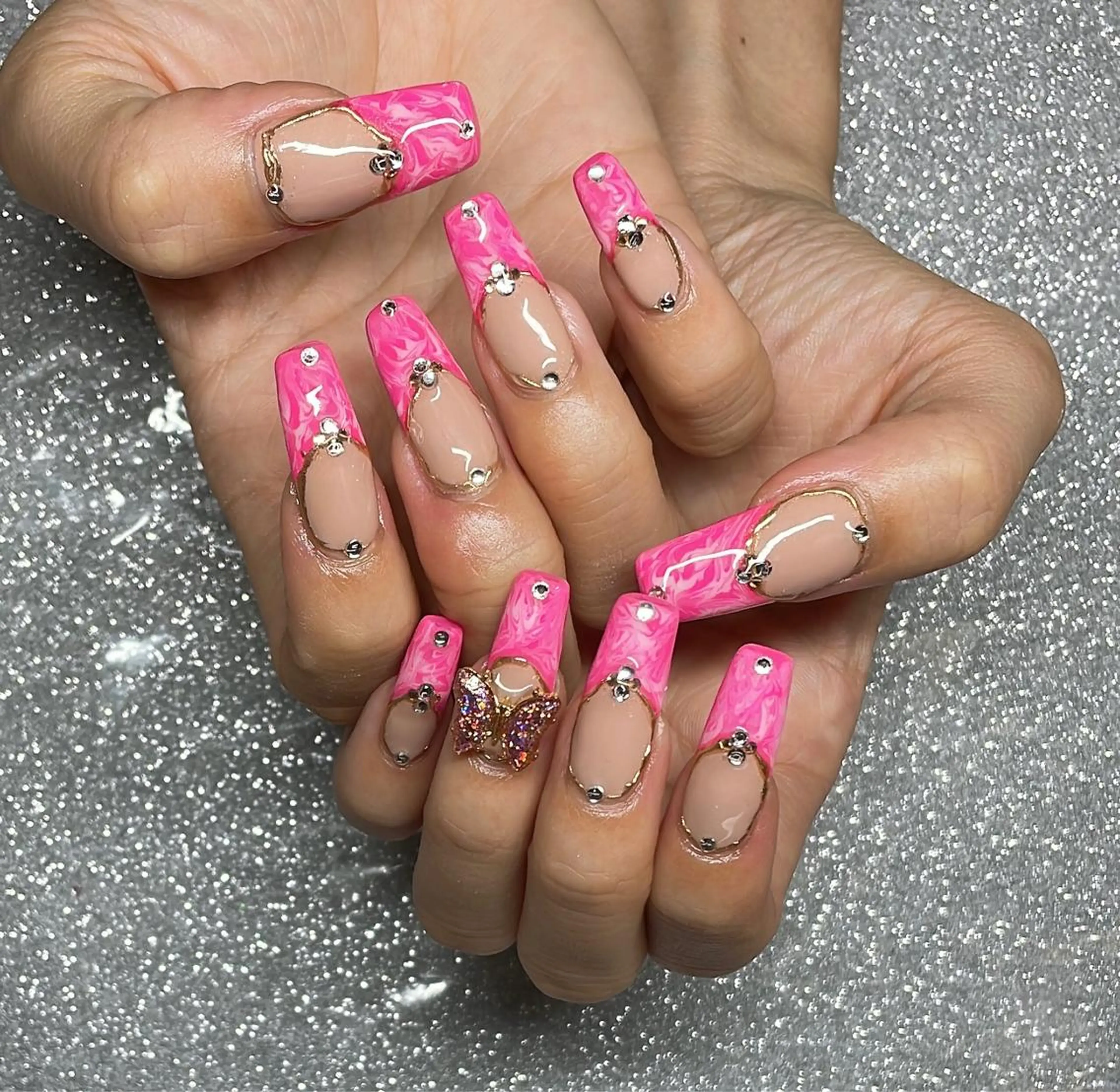 ネイル ハンドネイル VIERU 🌈🎀💖のネイルデザイン