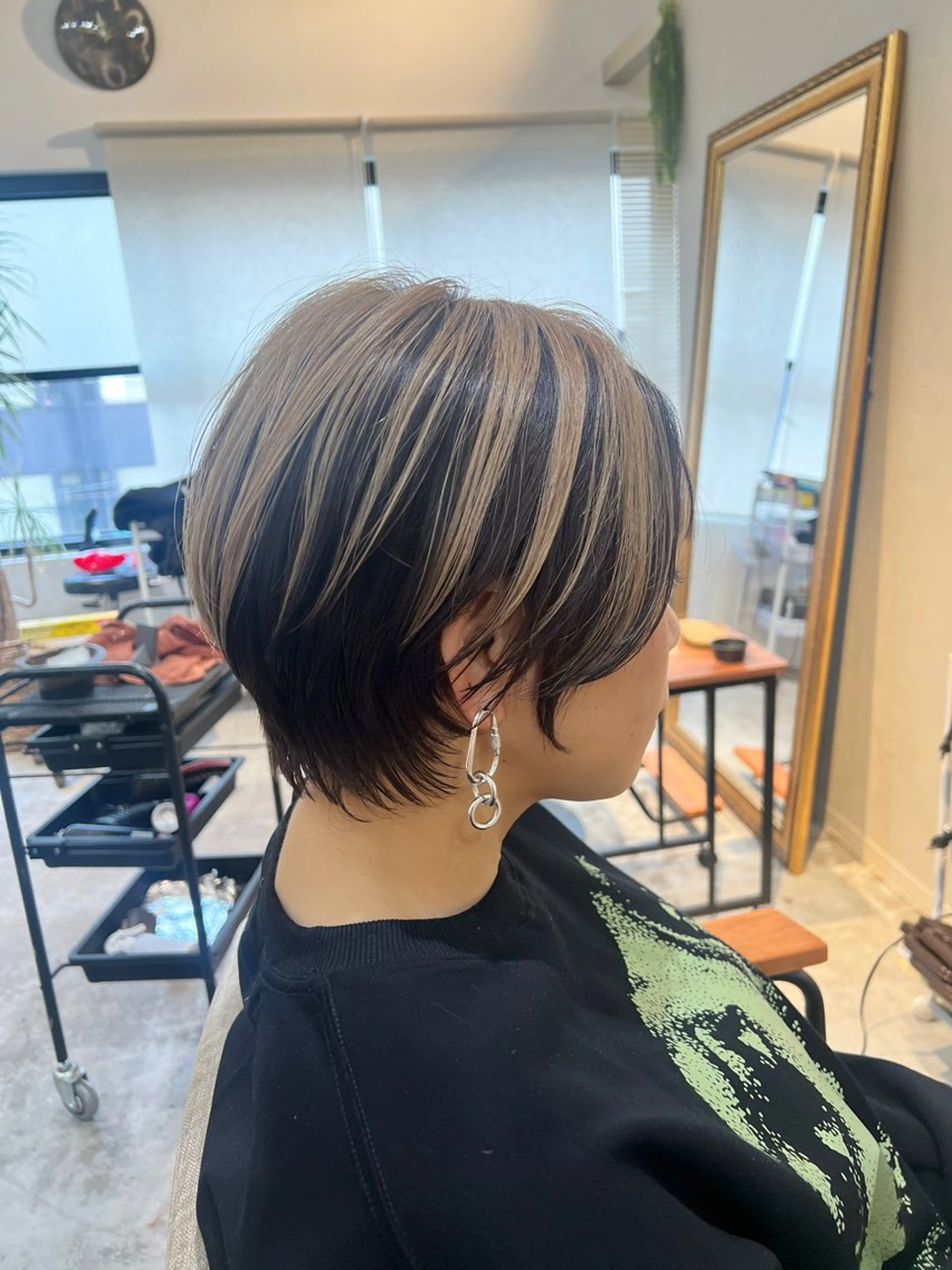 ショート カラー ヘアカラー トリートメント 目を惹く艶髪/髪質 改善カラー🤎ぐっちのヘアスタイル