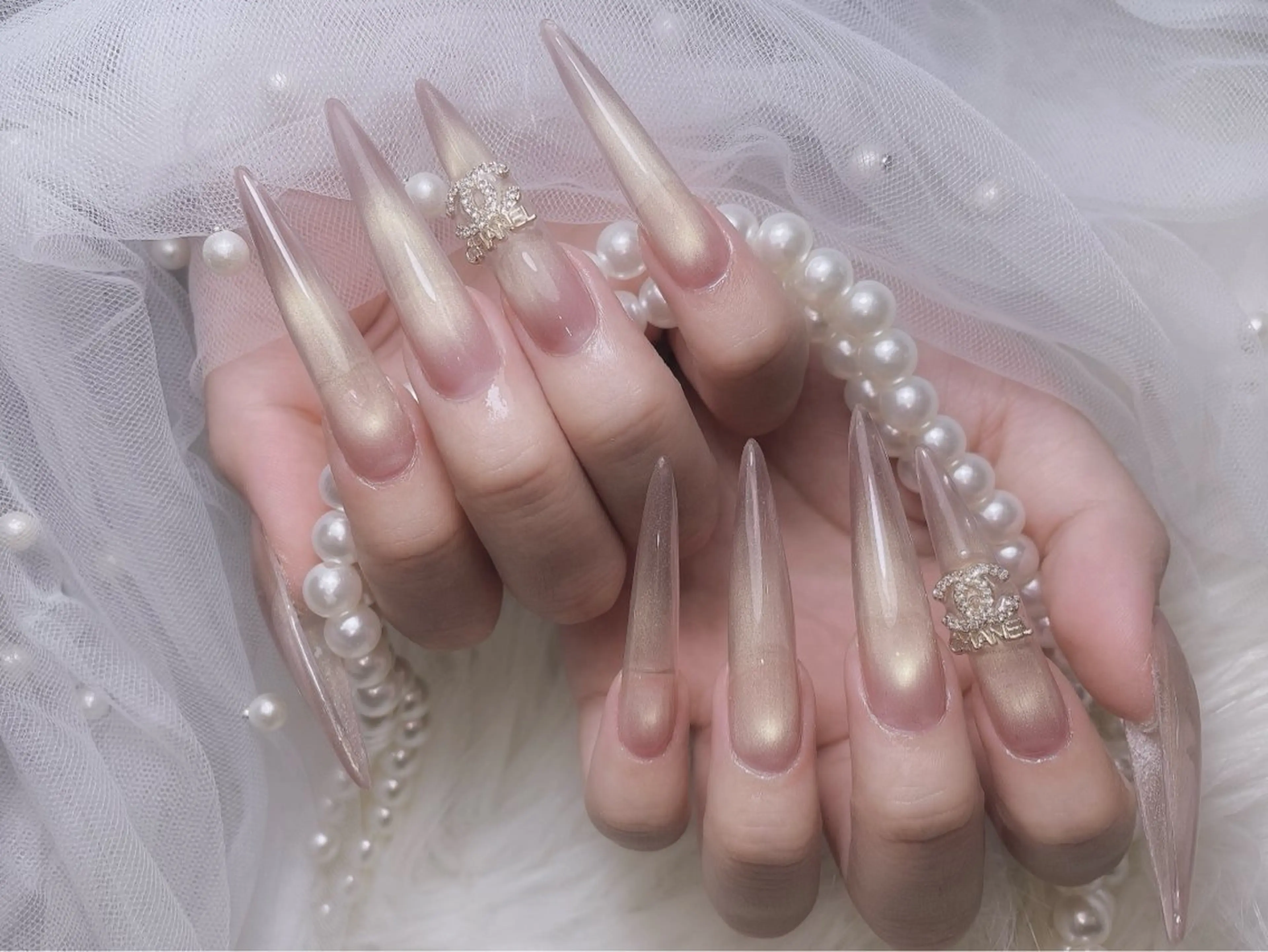 ネイル ロングネイル マグネットネイル ハンドネイル emu【心斎橋店】 michinaのネイルデザイン