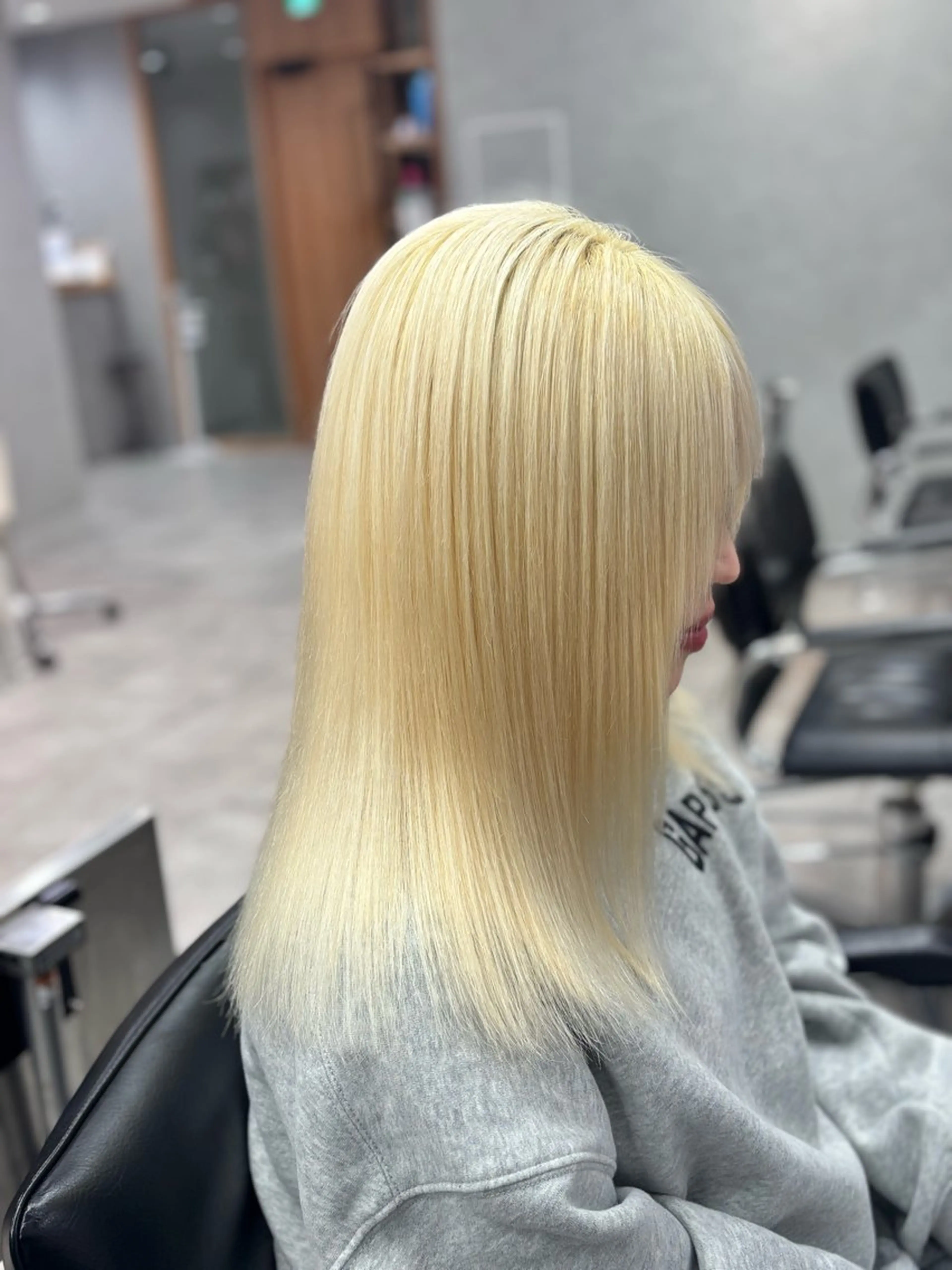 セミロング カラー ブロンド ‪🔆‬ハイトーン ‪🔆‬AYAKAのヘアスタイル