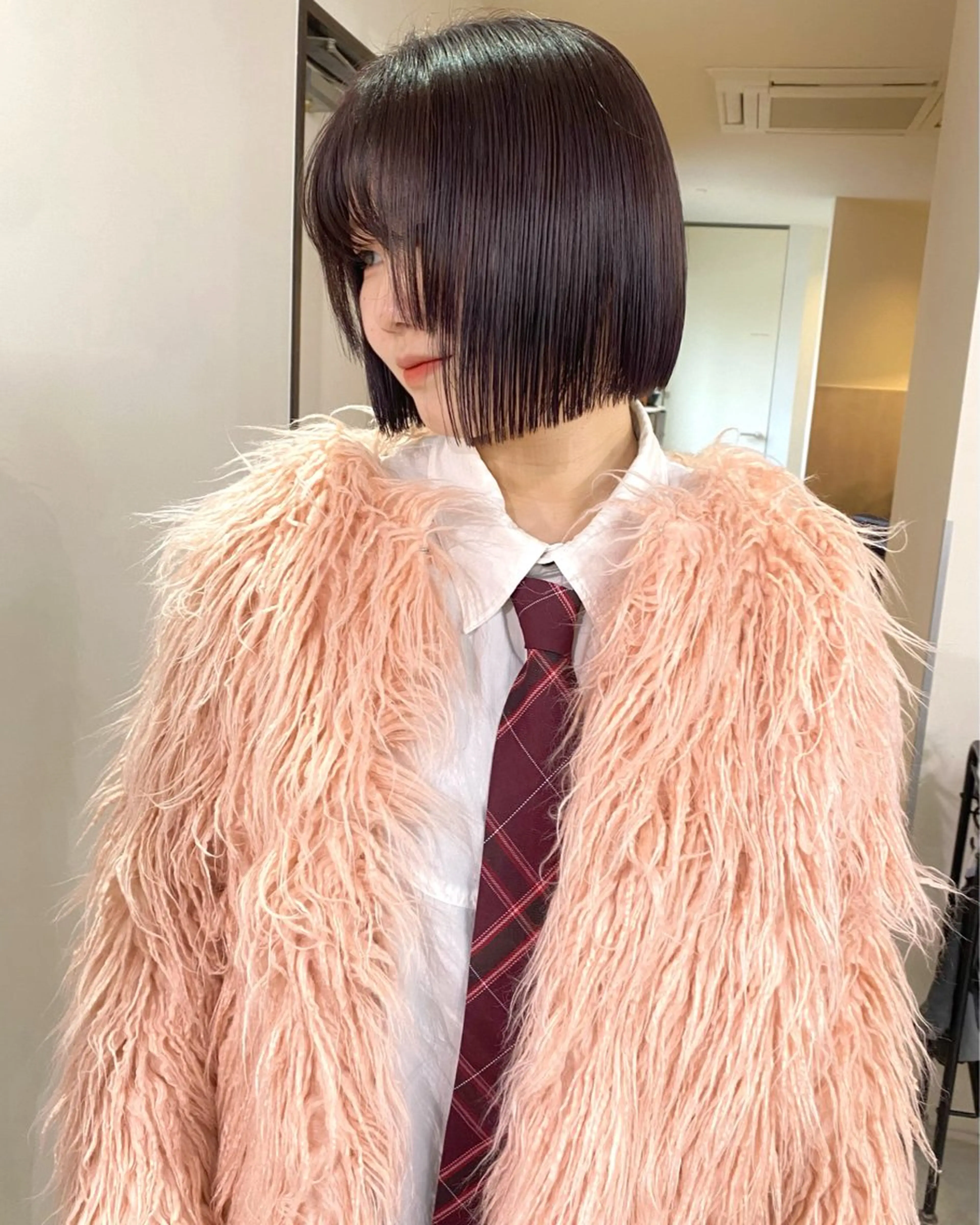 カラー 切りっぱなしボブ ショートボブ ブリーチ 透明感カラー ダブルカラー mizuki/ピンク ベージュ.レイヤーのヘアスタイル