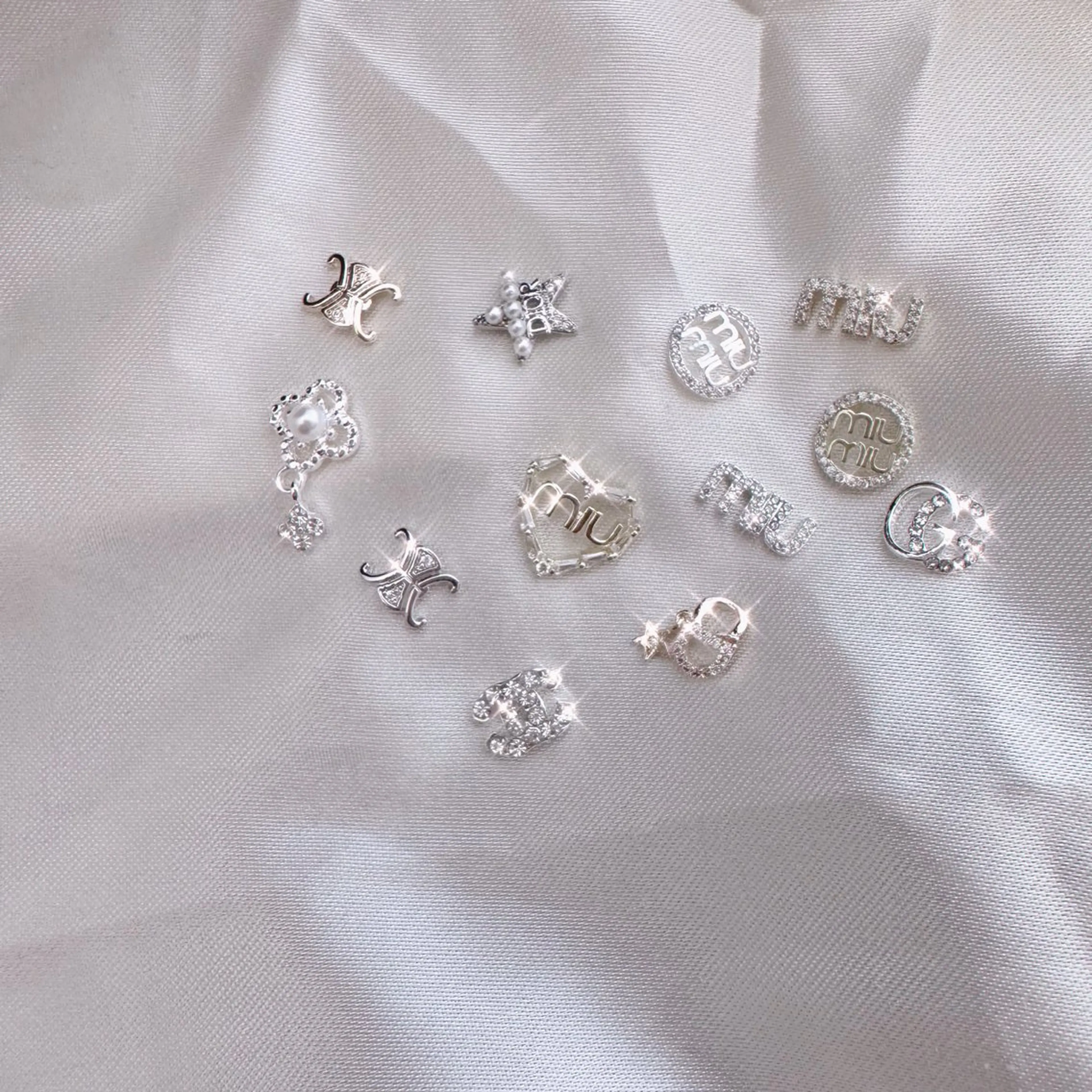 ネイル lili.nail y2k/ワンホンのネイルデザイン