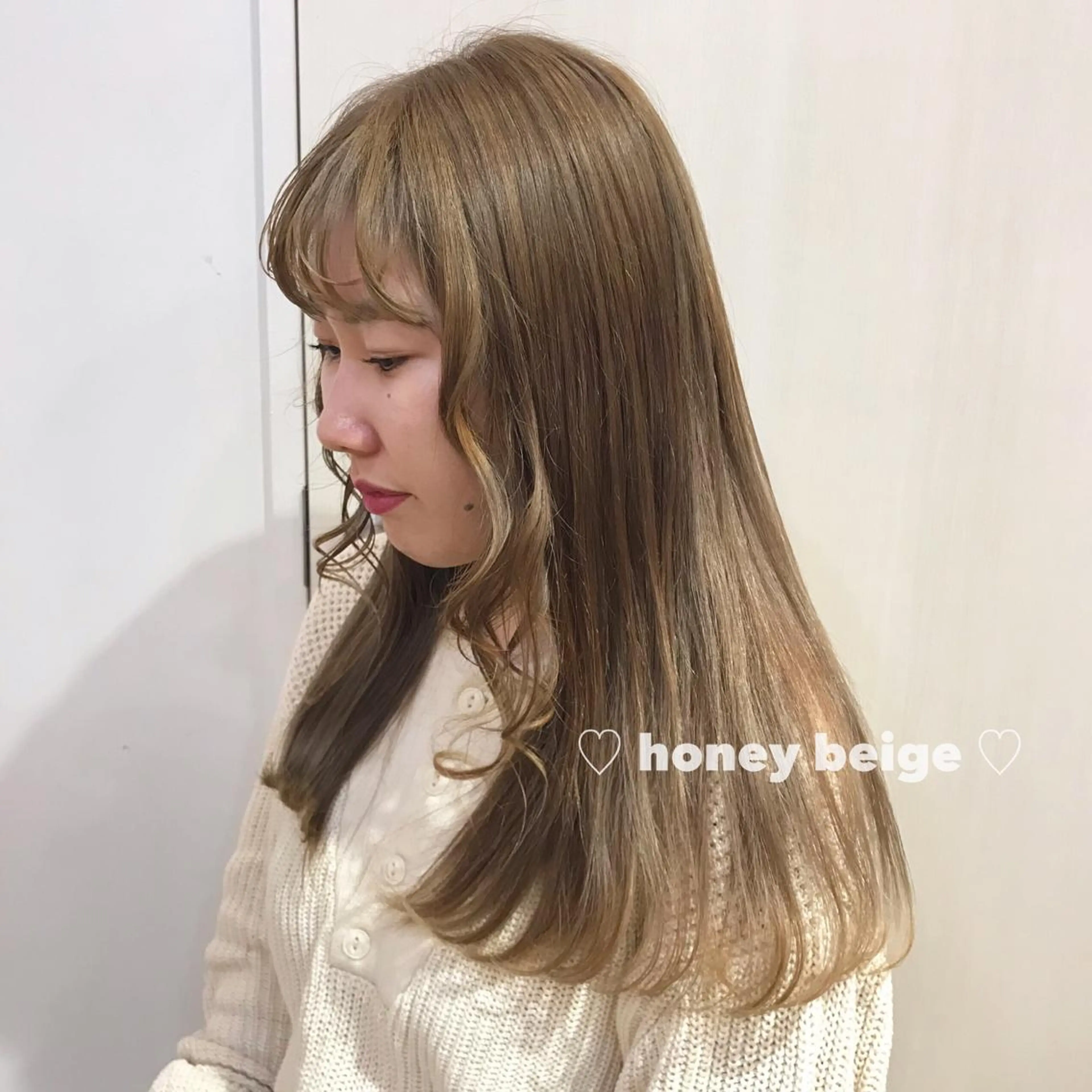 ロング ブリーチなしカラー ダブルカラーエクステのヘアスタイル