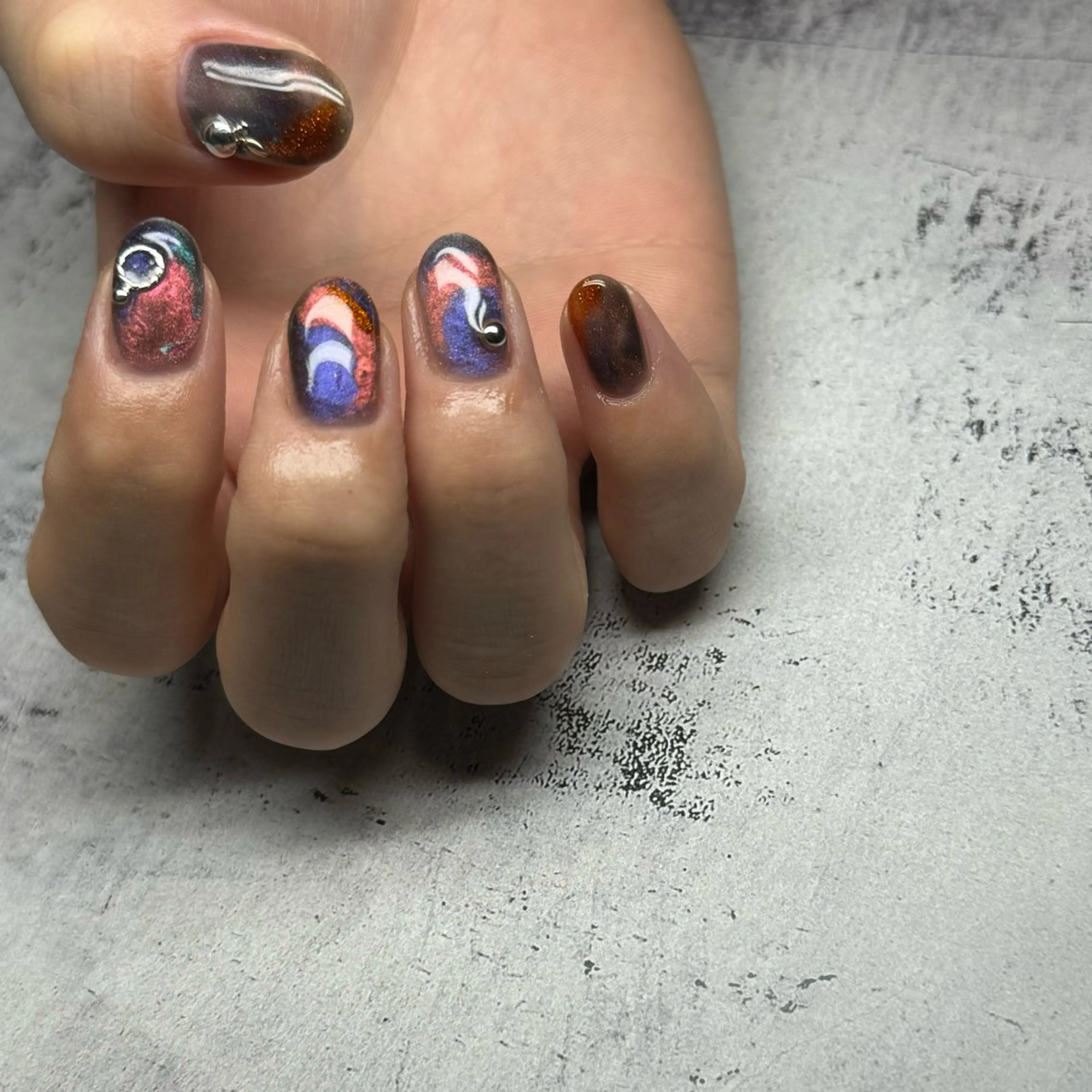 ネイル マグネットネイル ニュアンスネイル ハンドネイル 𝐫𝐚𝐢 𝐧𝐚𝐢𝐥の眉毛・アイブロウイメージ