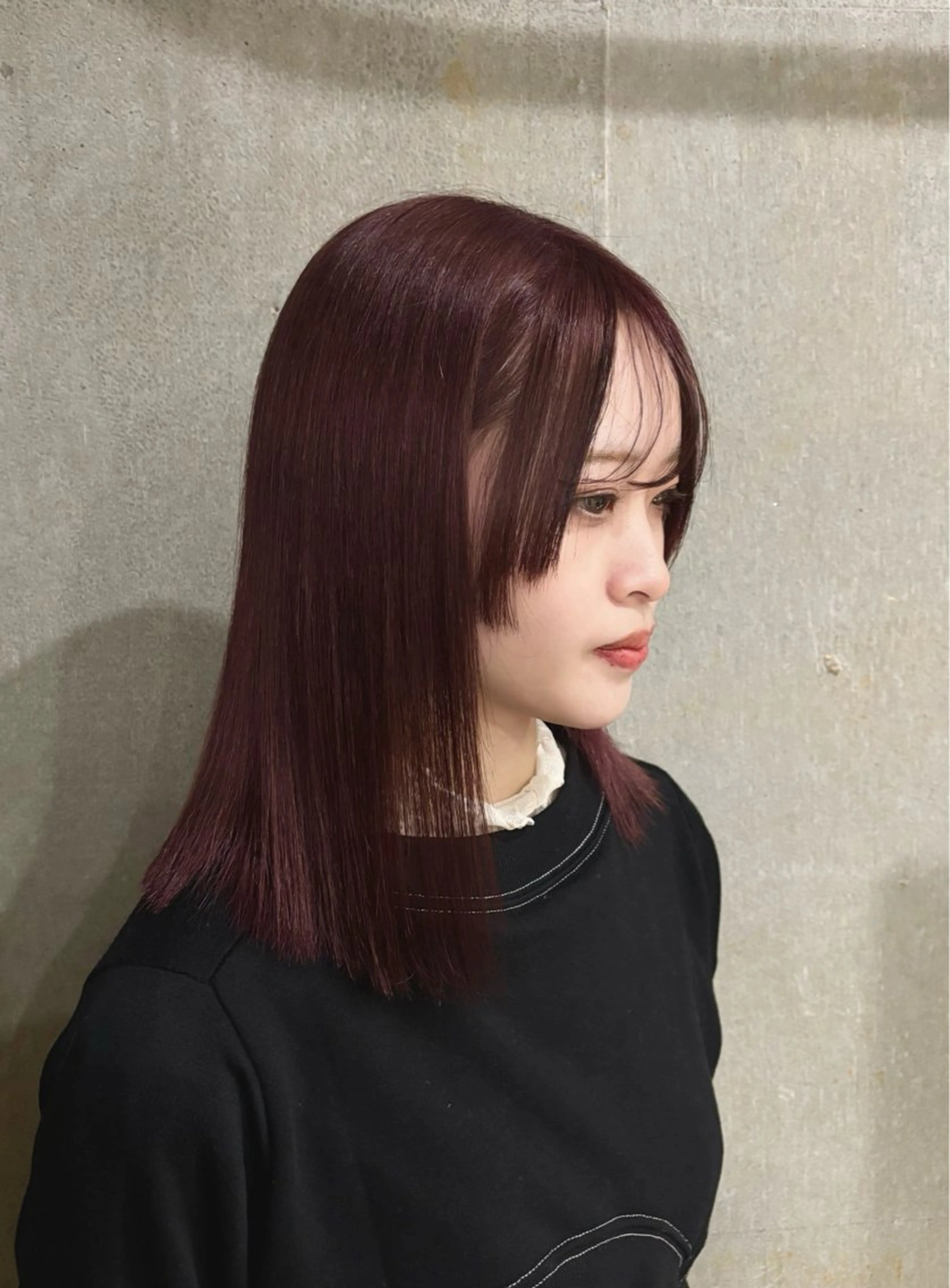 ミディアム 緑川 佳薫のヘアスタイル
