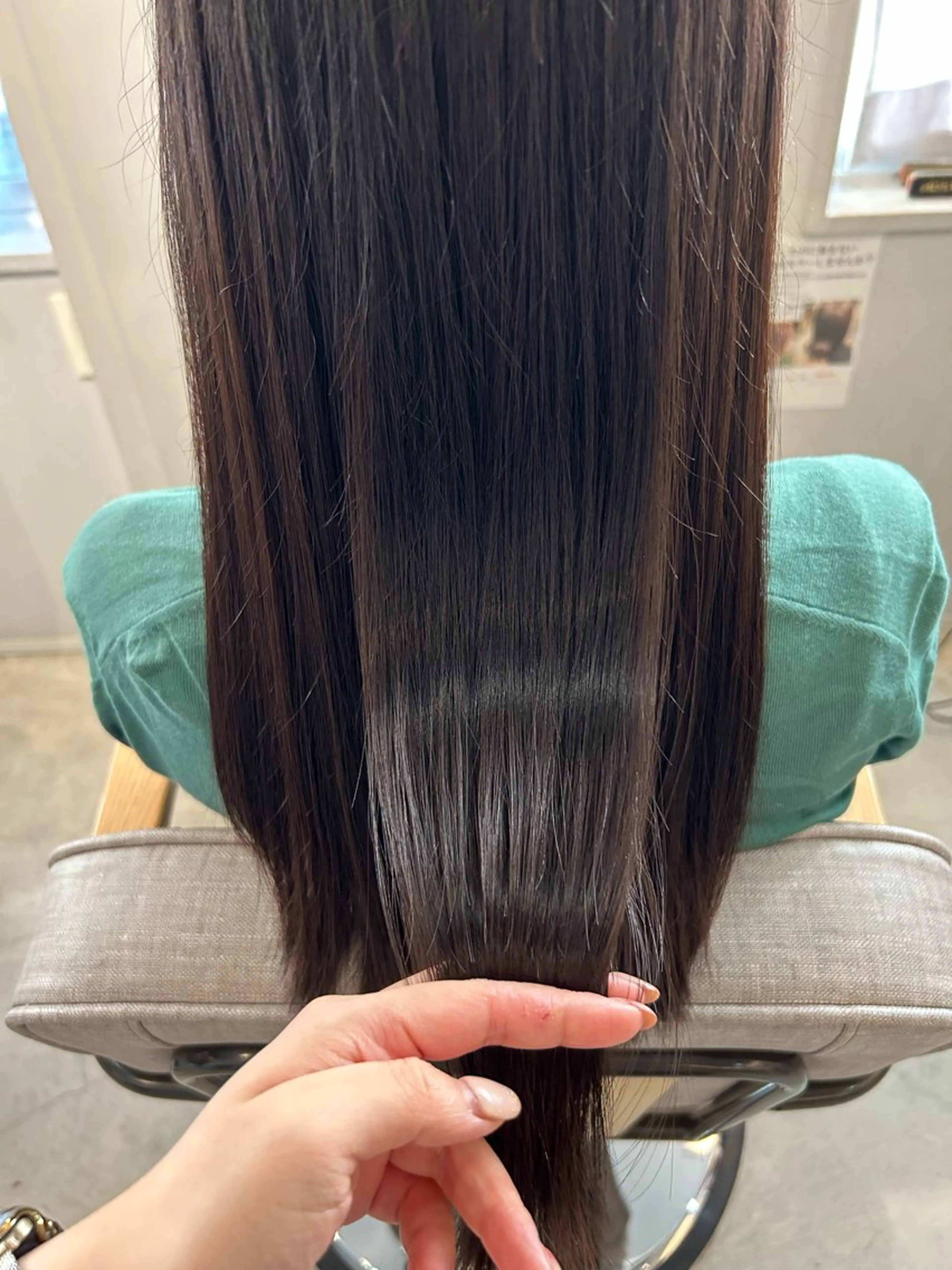 ロング 金気 真央のヘアスタイル