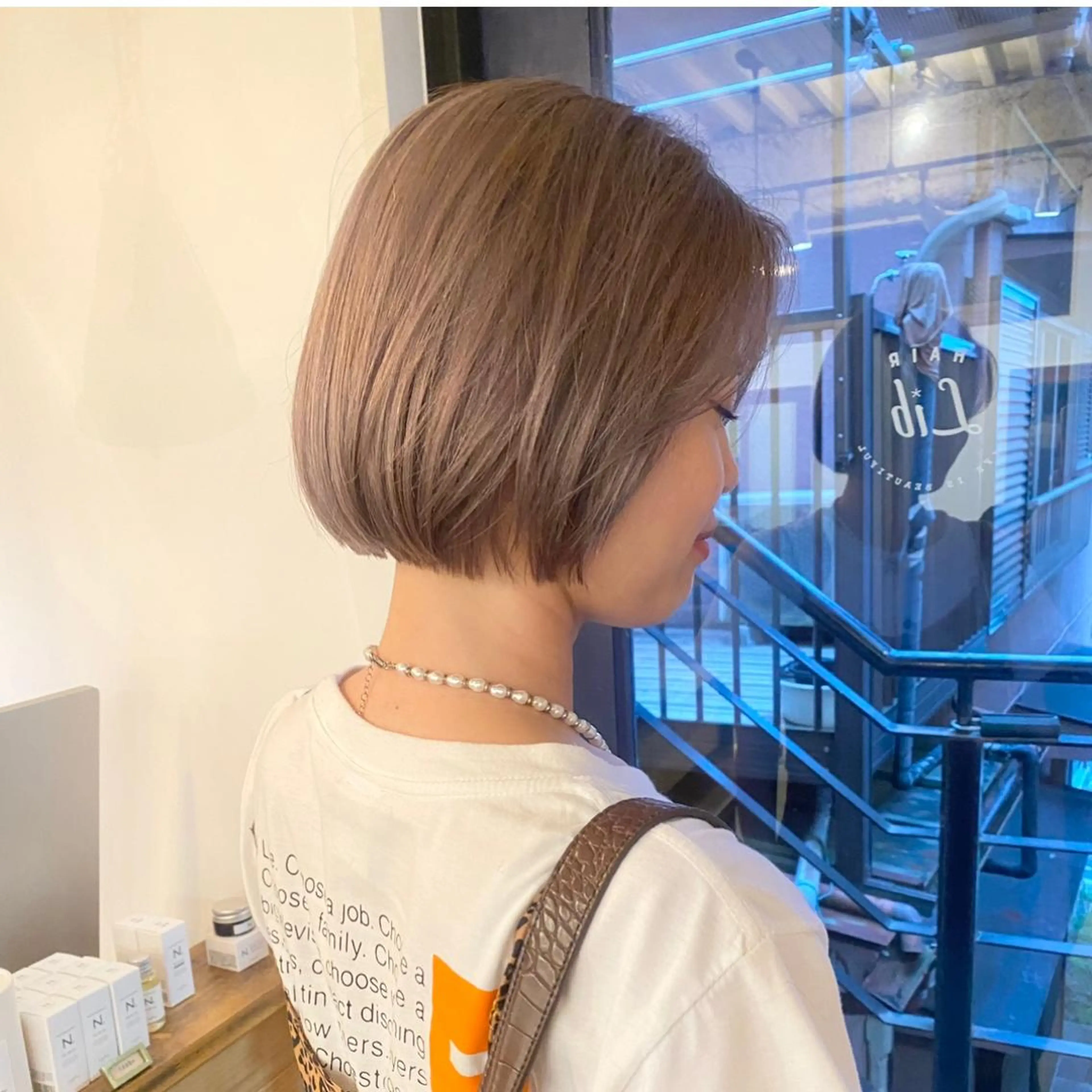 ショート カット ヘアカラー 丸岡 美穂のヘアスタイル