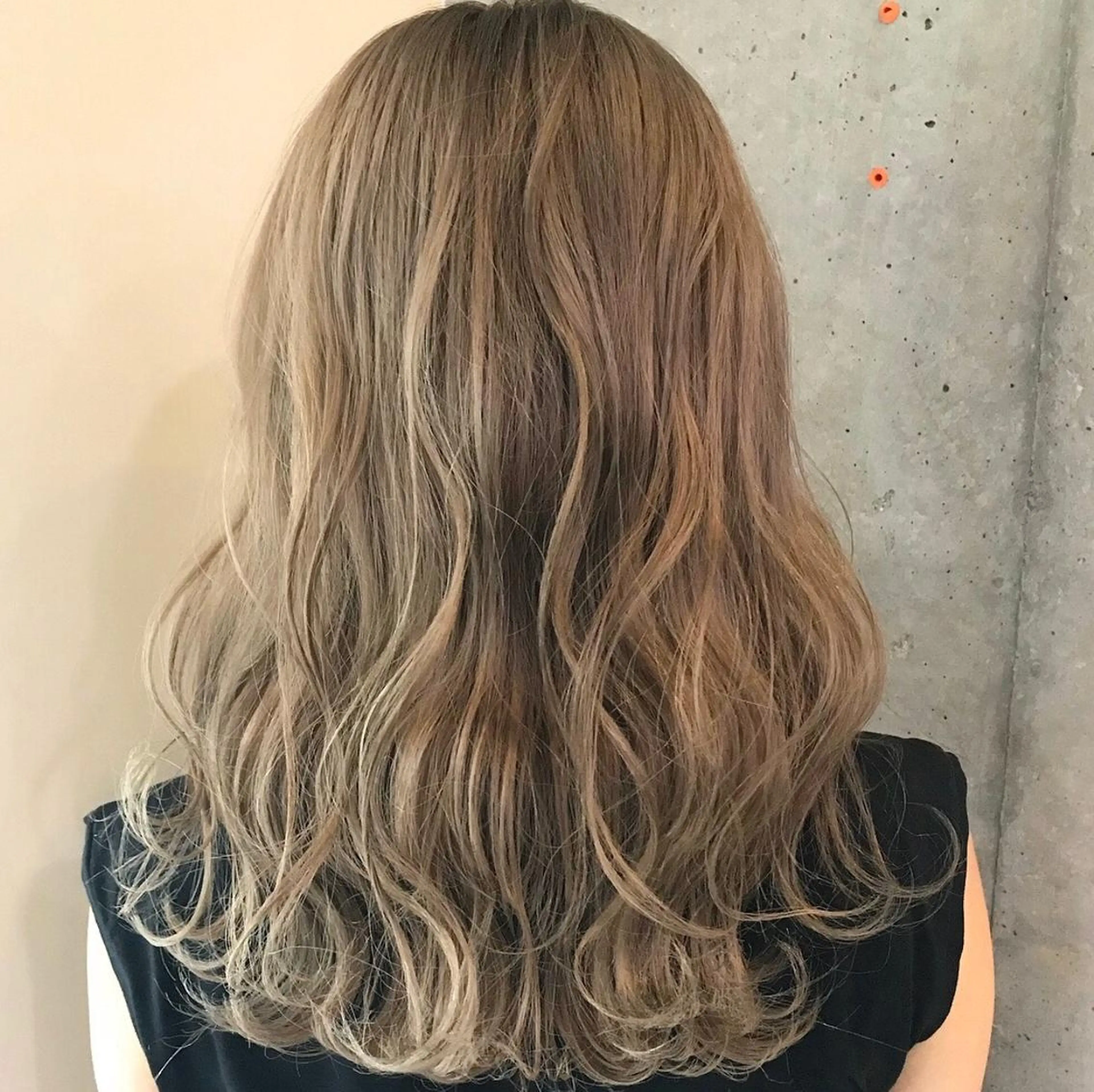 ロング カラー ヘアアレンジ 【公式】amble luxe池袋東口🩷のヘアスタイル