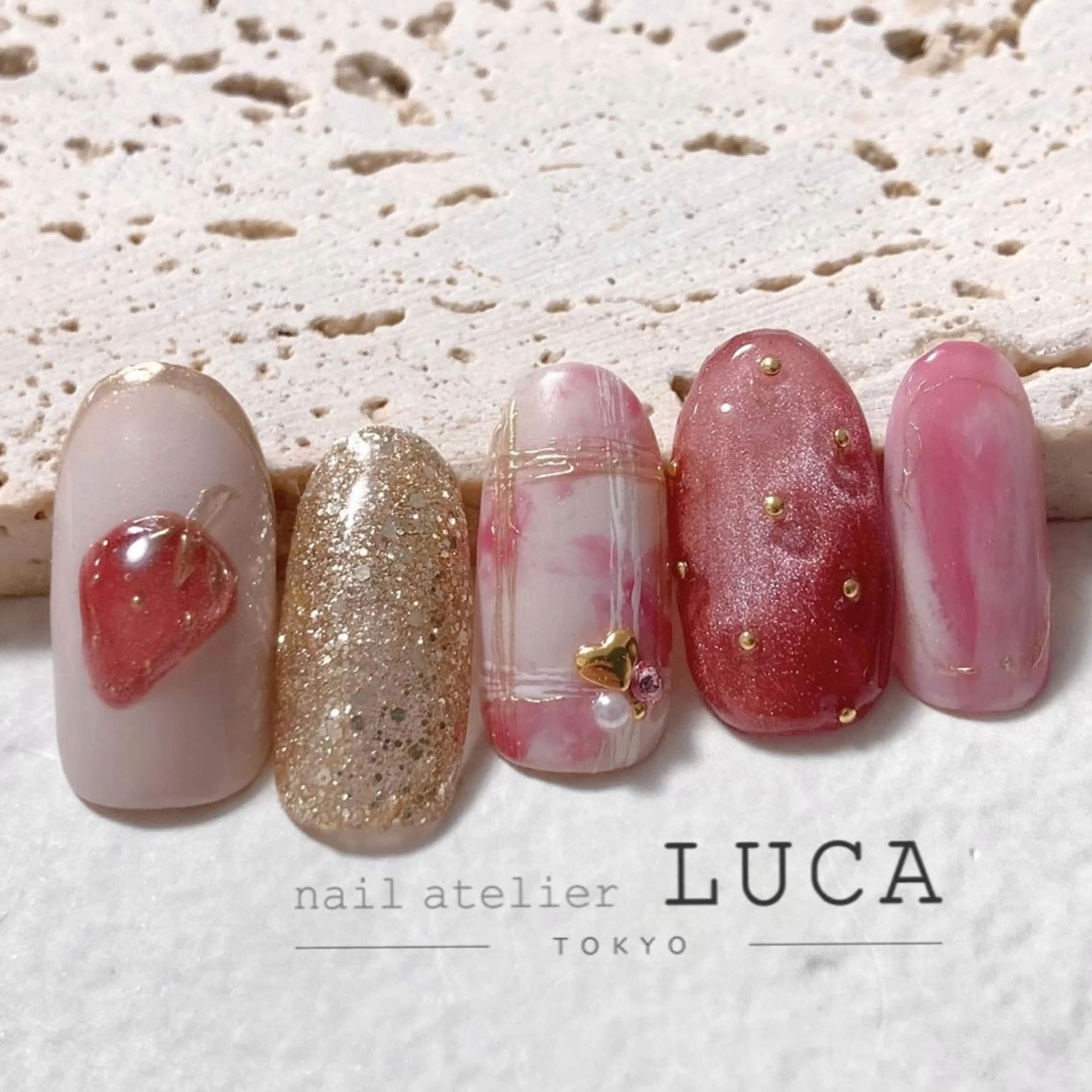 ネイル アートネイル オーロラネイル クリアネイル 長さ出し フットネイル ハンドネイル ネイルアトリエルカ スタッフのネイルデザイン