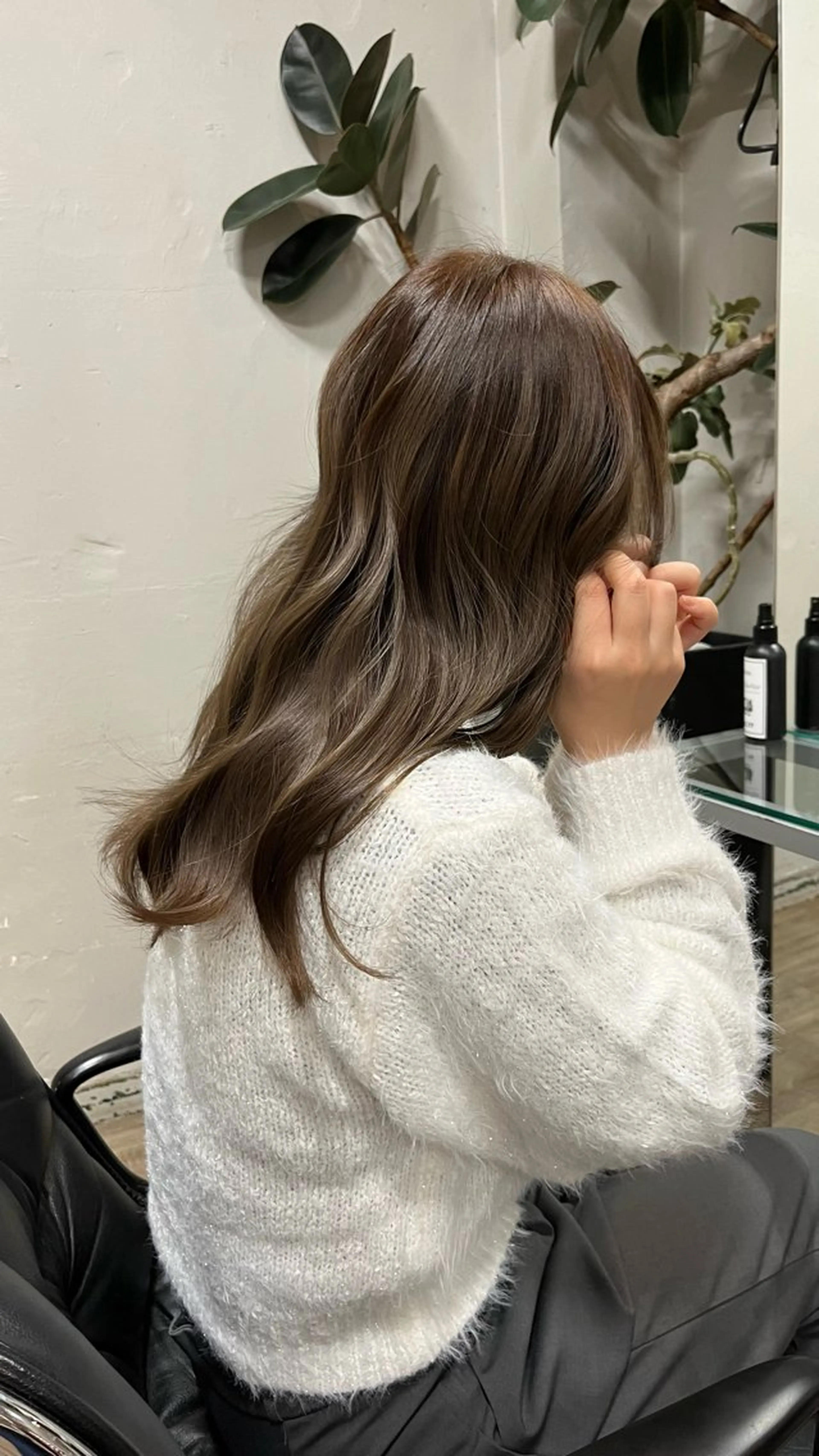 カラー ベージュカラー ブリーチ 透明感カラー オリーブベージュ アンドウ アカリのヘアスタイル