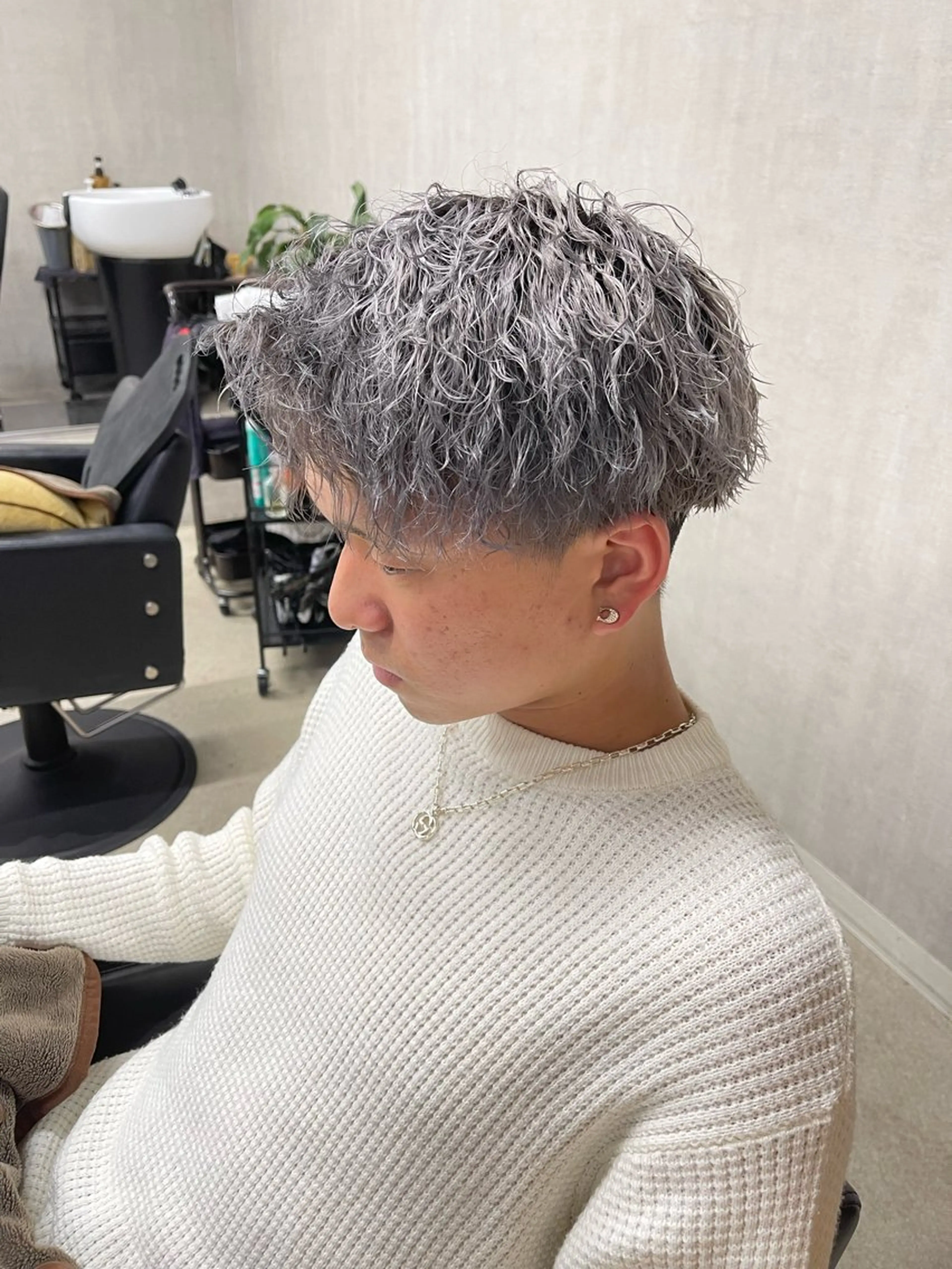 メンズカット+ブリーチ+フルカラー+トリートメントの写真