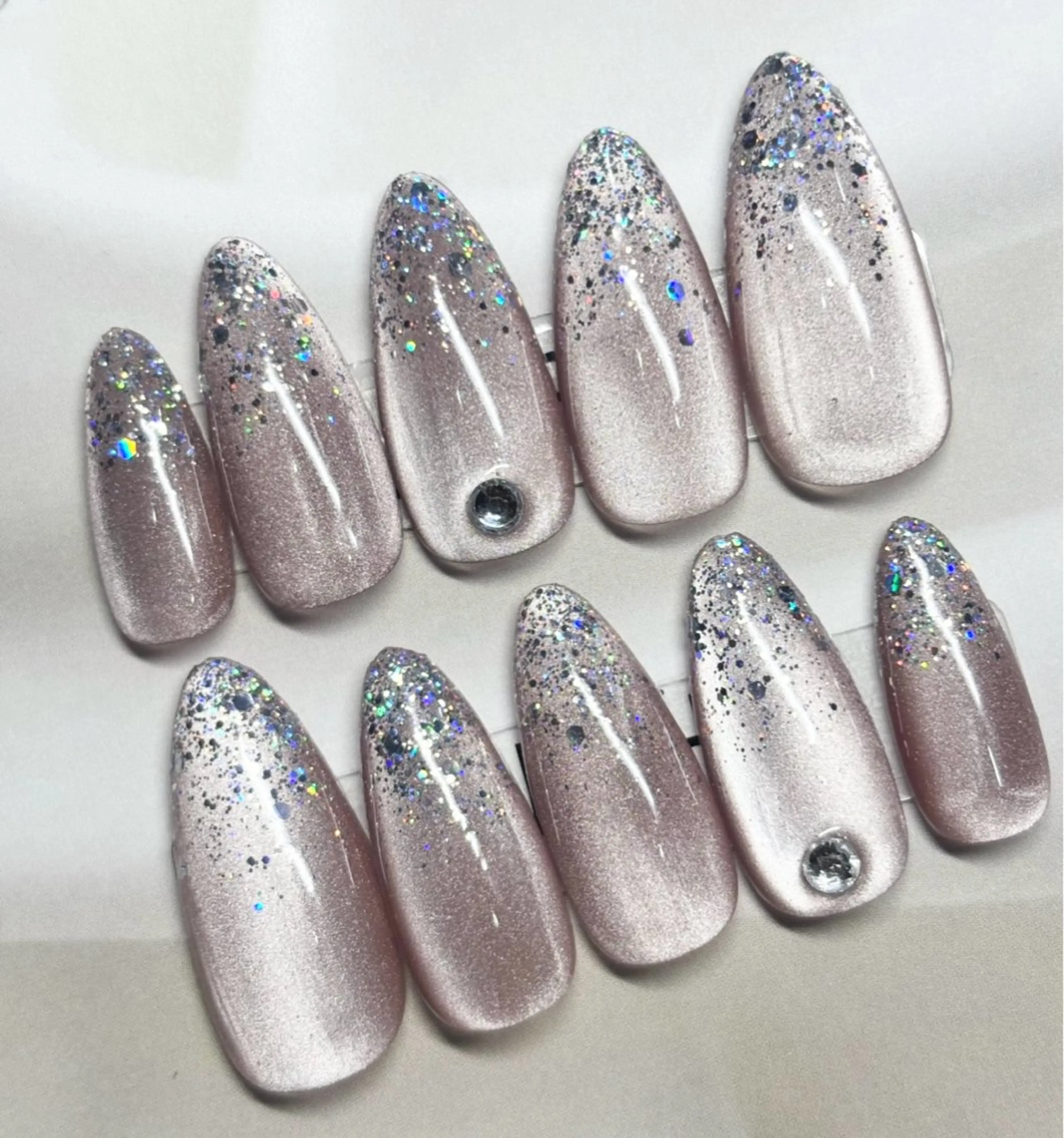 ネイル オーロラネイル ラメ(グリッター) マグネットネイル ハンドネイル マキシモ 坂上のネイルデザイン