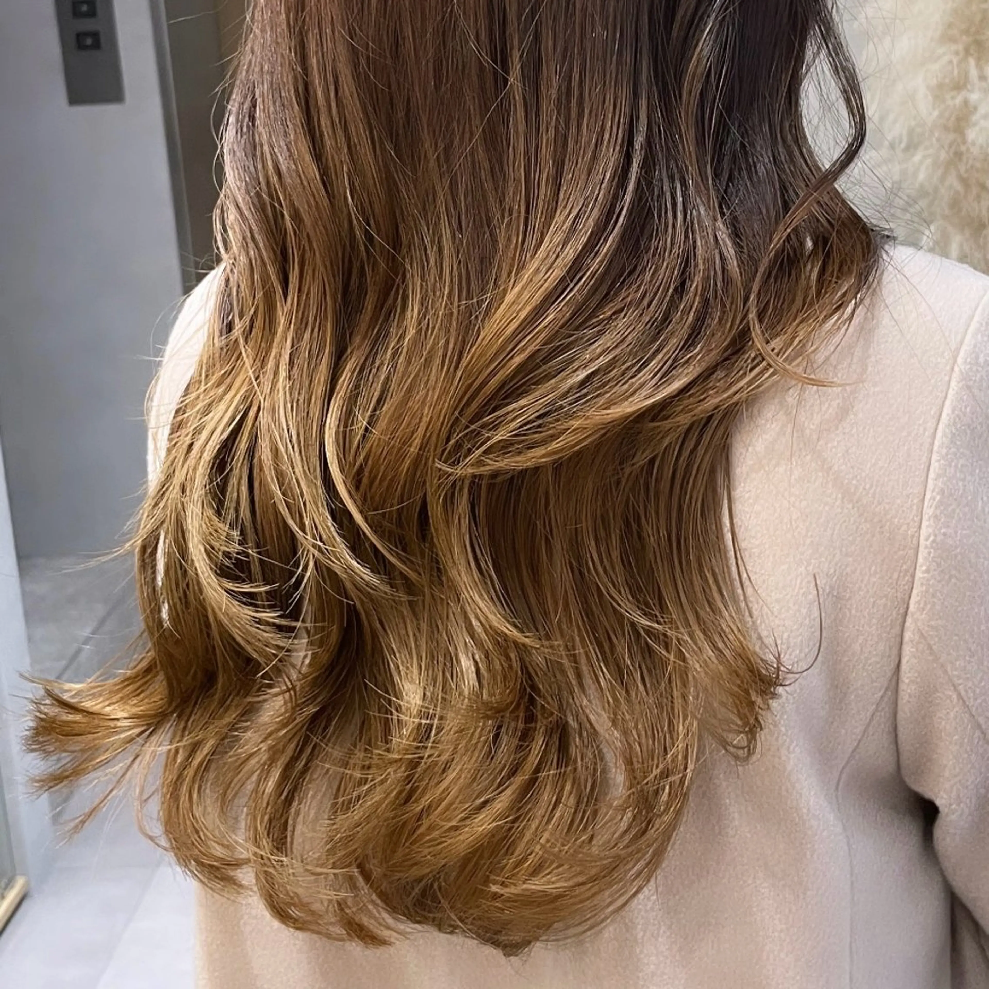 ロング カット Rui/透明感カラー 暖色/レイヤーカットのヘアスタイル