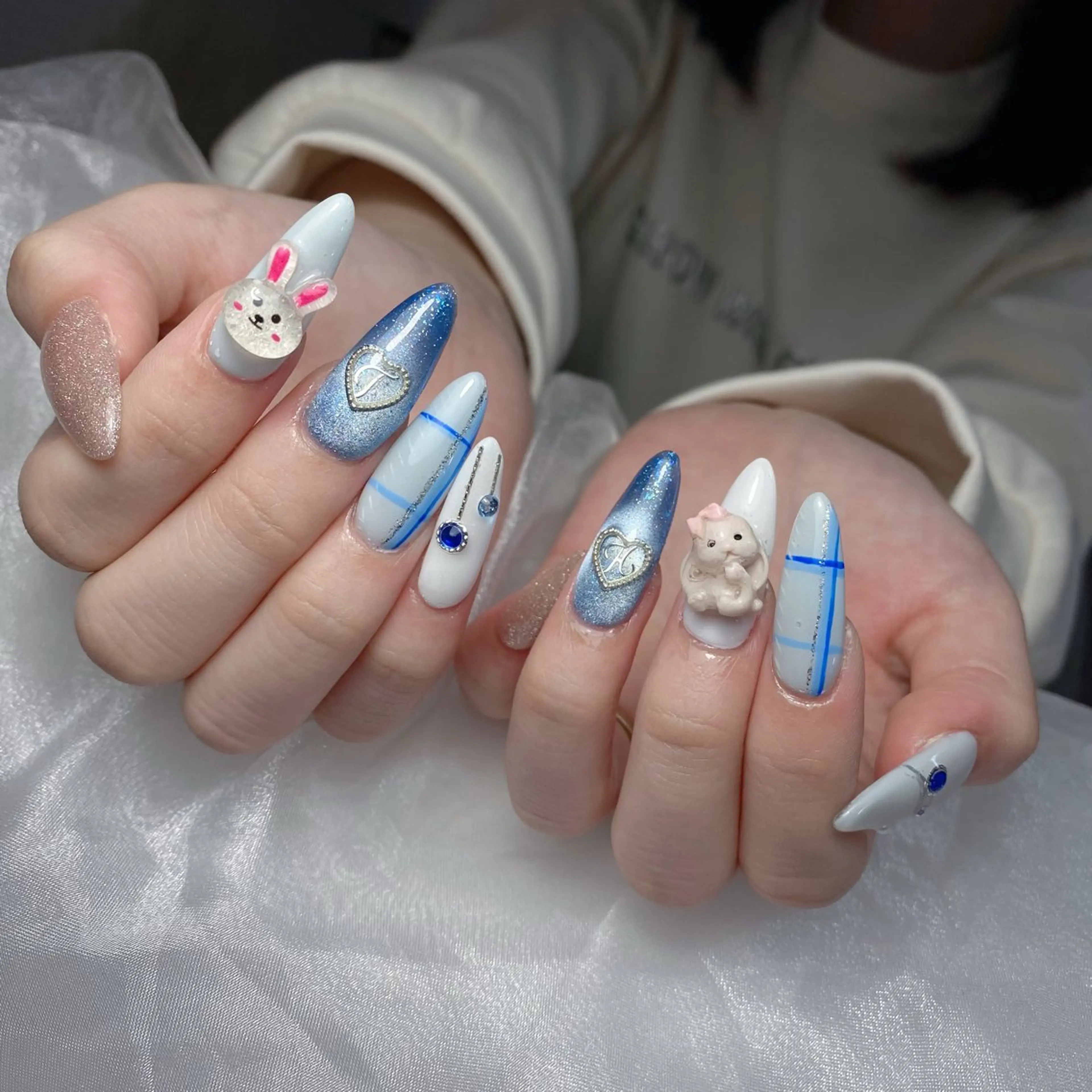 ネイル Annailsalon所属・E miのネイルデザイン