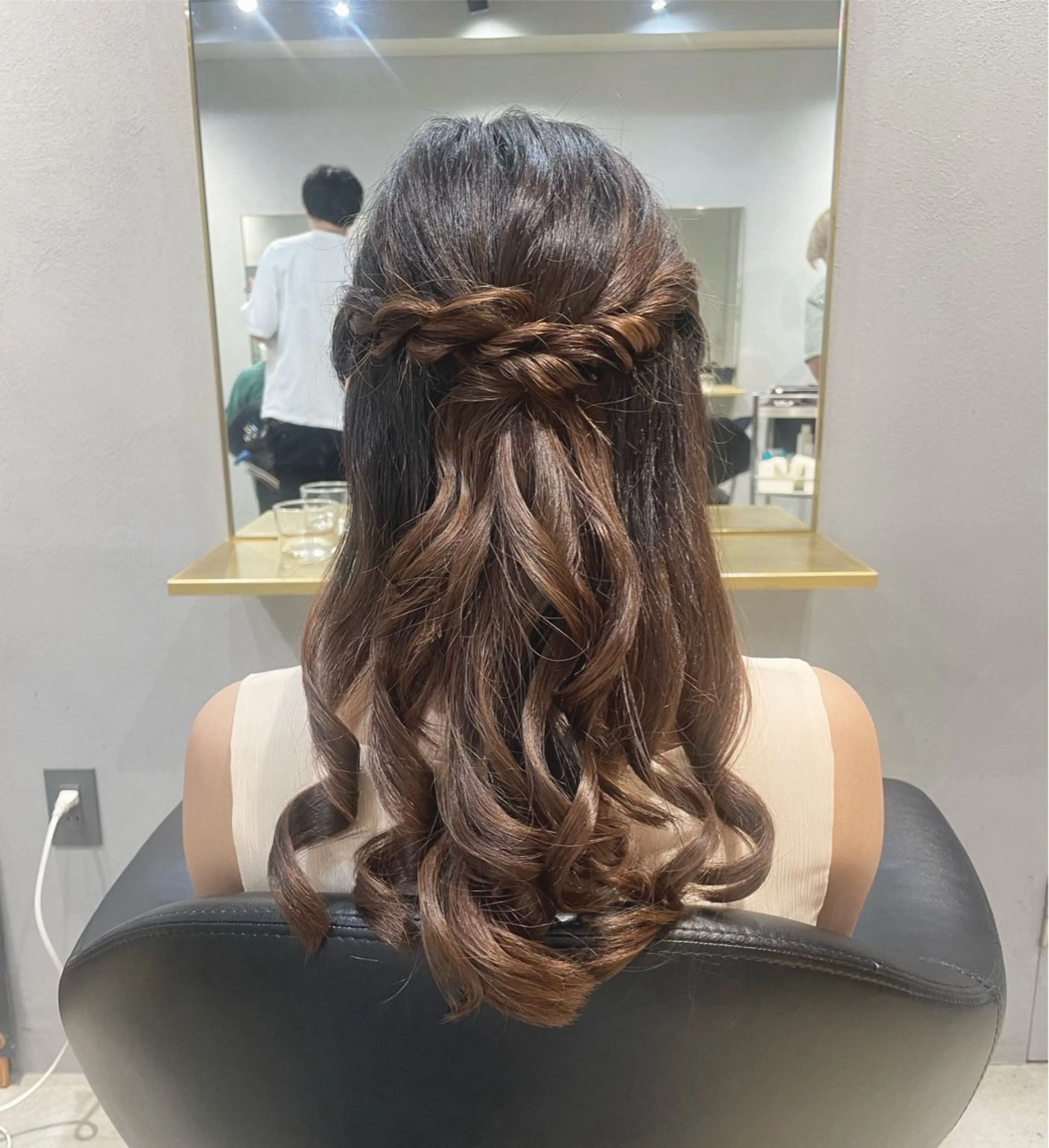 セミロング ヘアアレンジ ハーフアップ 【arc】Ruri コテ巻き風パーマのヘアスタイル