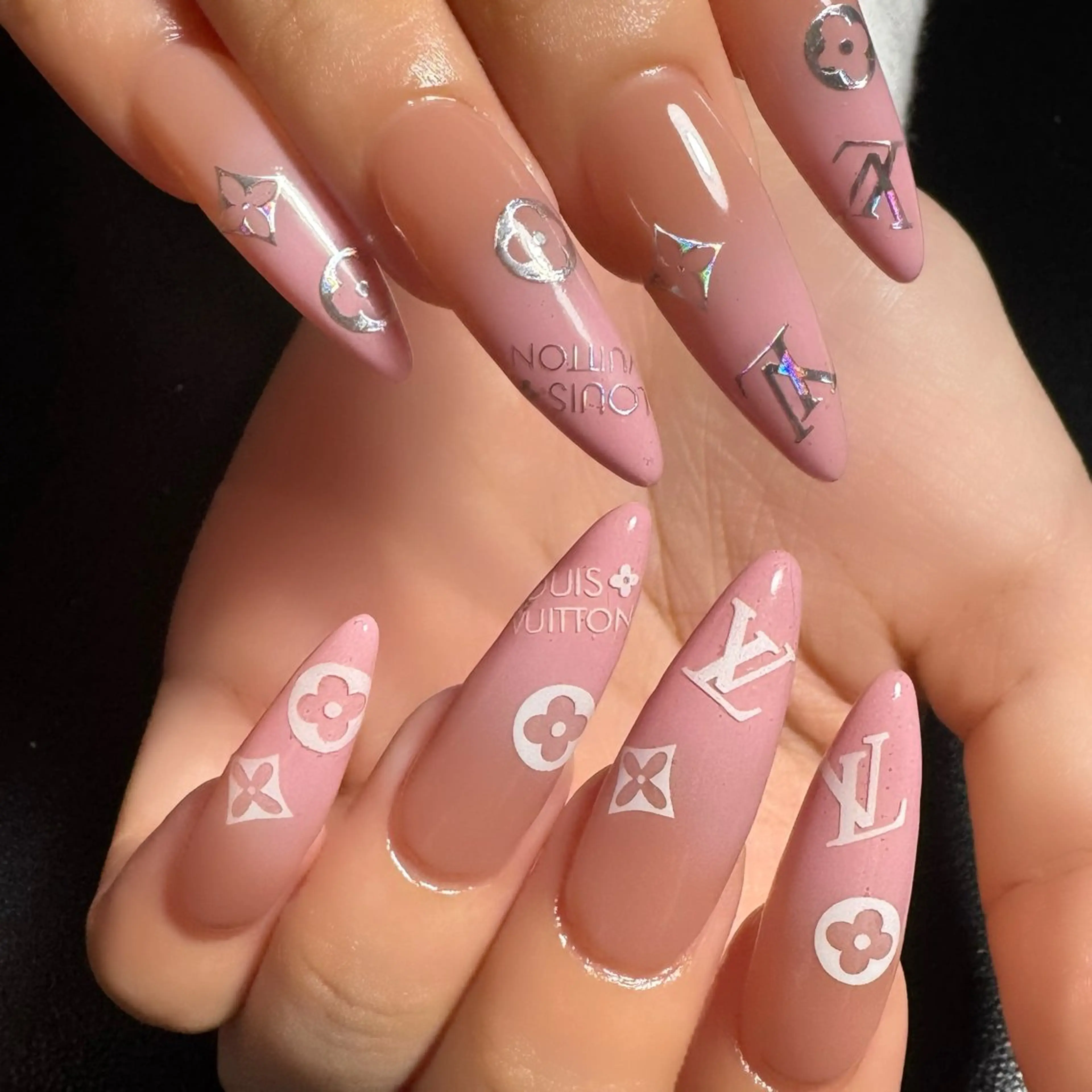 ロング ハンドネイル M. freenailのネイルデザイン