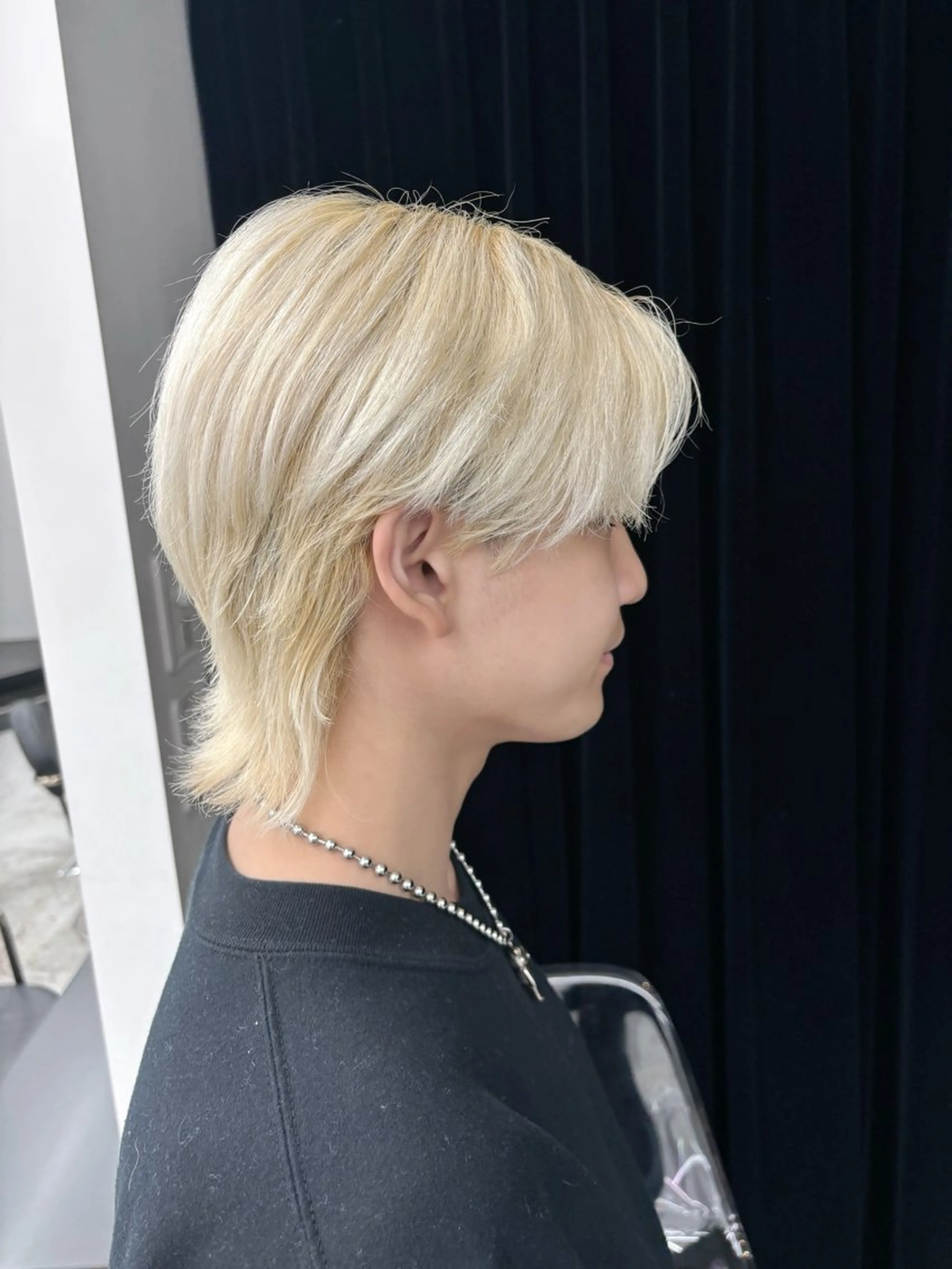 ミディアム カラー メンズ メンズブリーチ メンズハイトーン メンズ韓国風 メンズウルフカット ブリーチ カット ヘアカラー トリートメント 🐶ひかる🐶 JILLSTUDIOのヘアスタイル