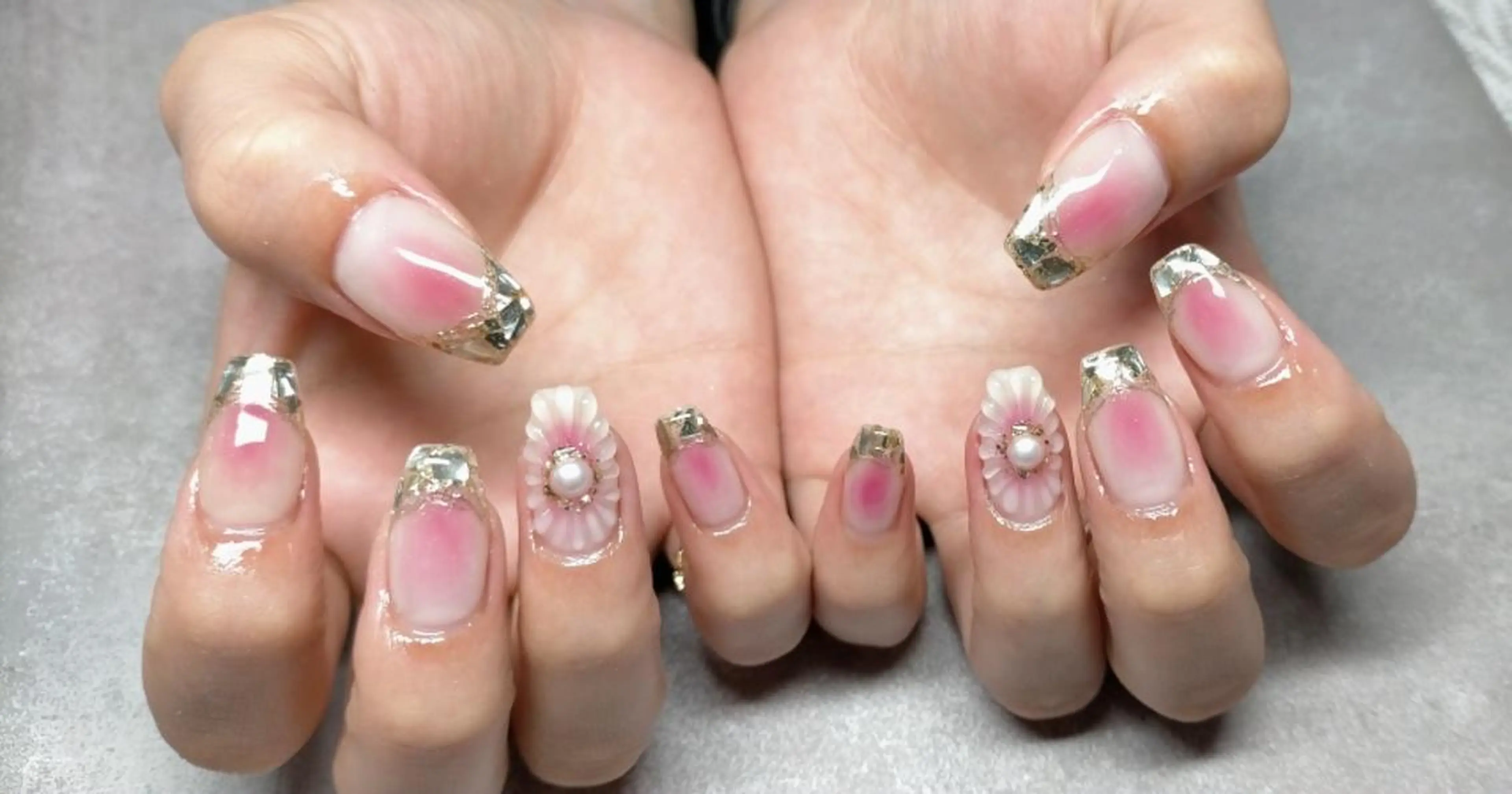 ネイル チークネイル フレンチネイル ガラスフレンチ ハンドネイル ネイル＆ホワイトニング   Yu-a所属・yu-a  スカルプ ネイルakiのネイルデザイン