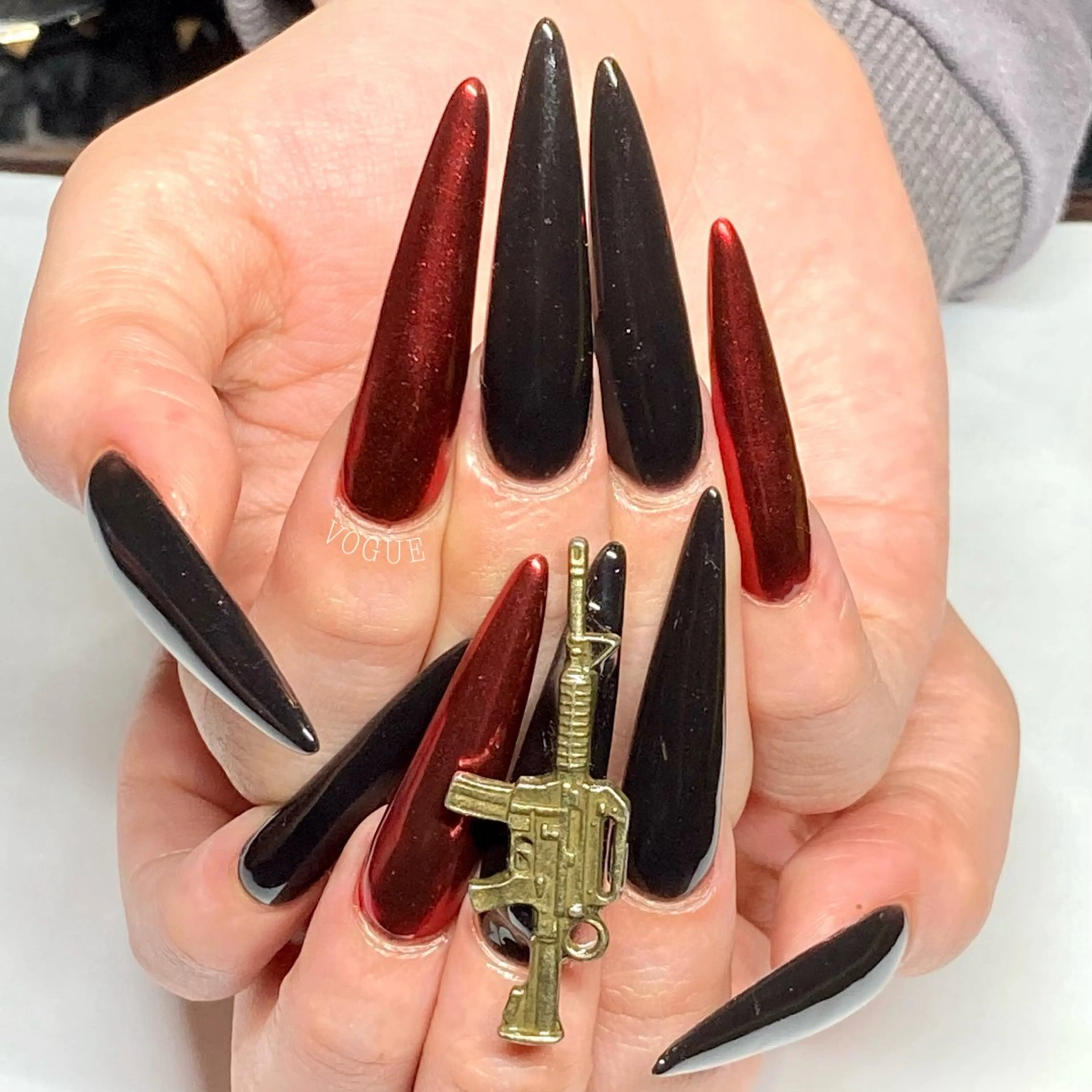 ネイル ハンドネイル VOGUE ×SWANのネイルデザイン