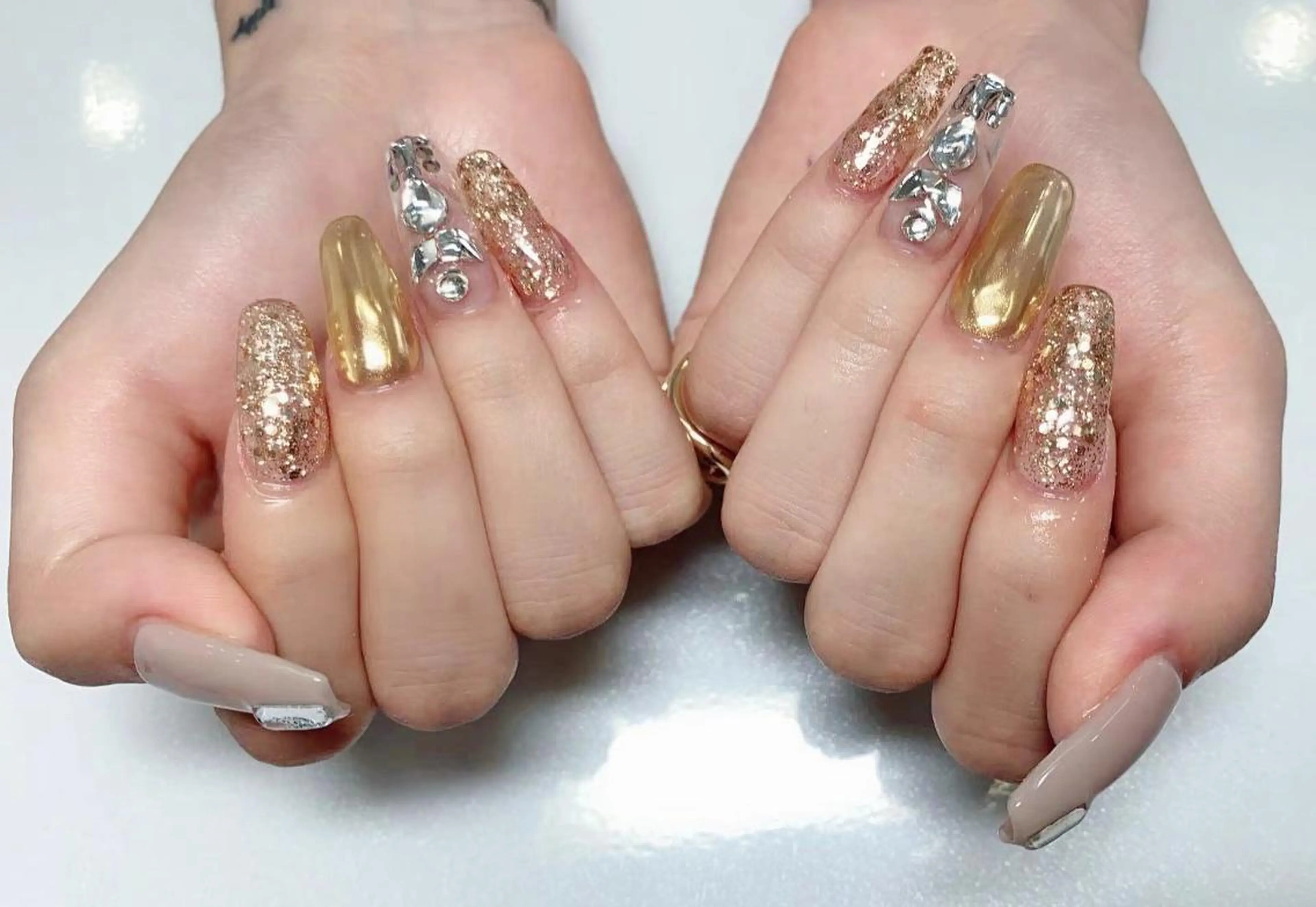 ネイル ハンドネイル ハンドケア AB マツエクネイルサロンのネイルデザイン