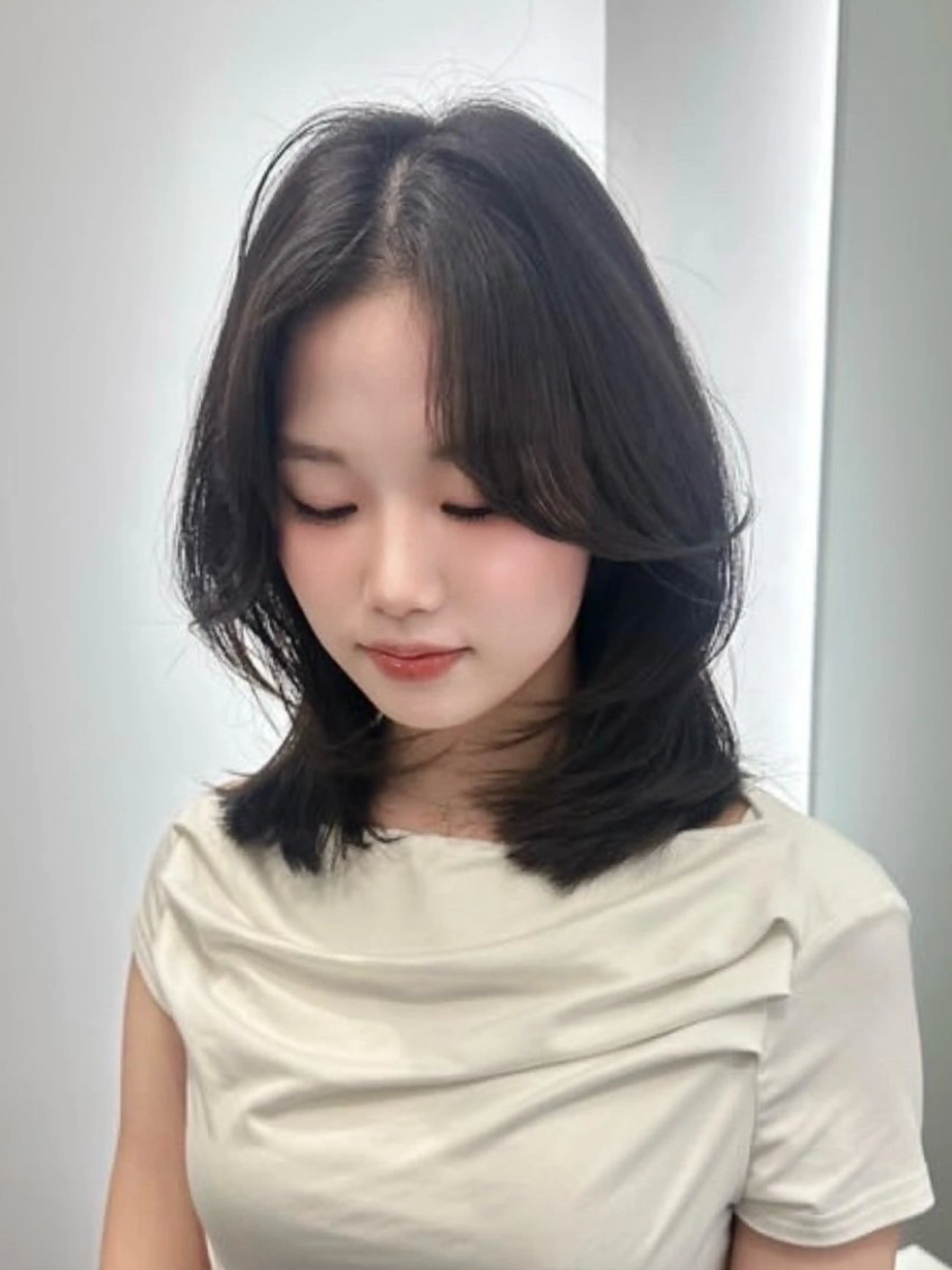 ミディアム 🌿レイヤー/ブリー チ/🌿‬JINのヘアスタイル