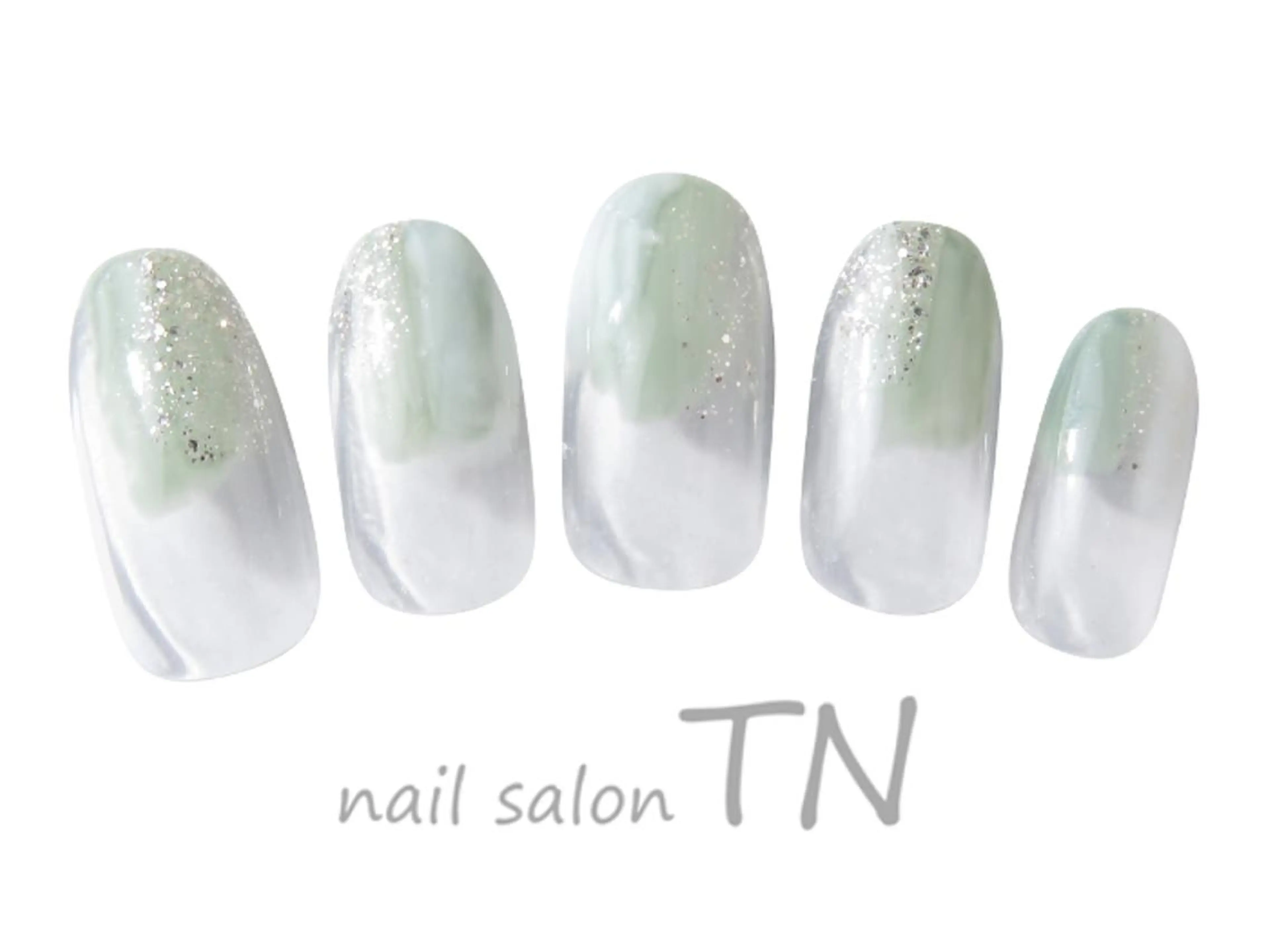 ネイル 寺嶋 ひなのネイルデザイン